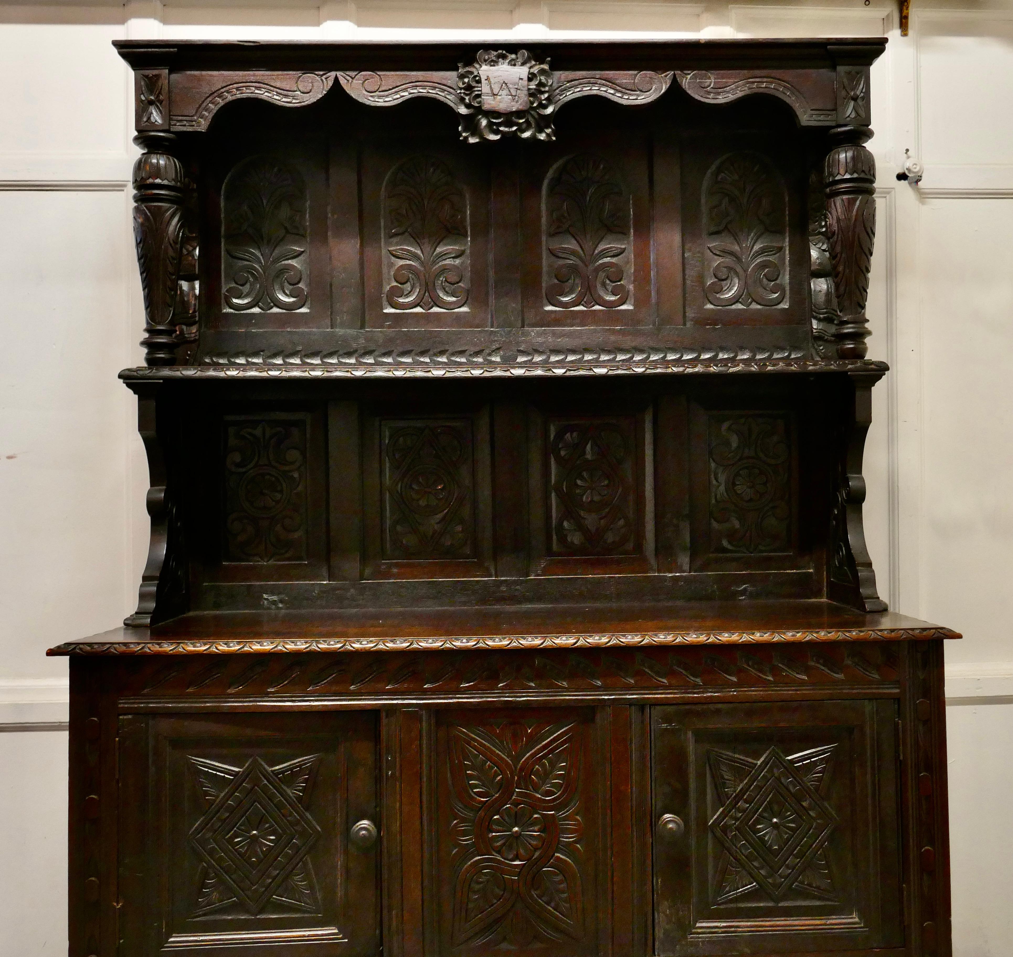 18th Century Carved Oak Dresser with Kings   This is a handsome piece   For Sale 4