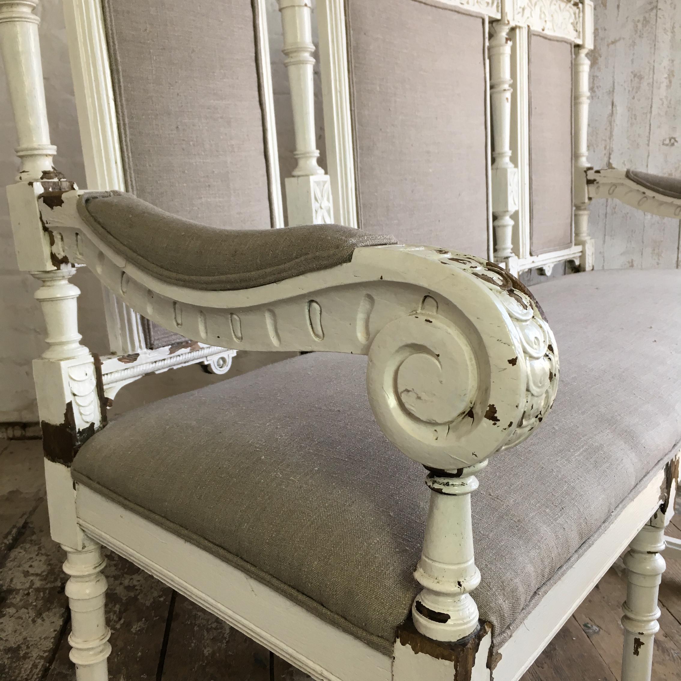 18th Century Carved Oak Hall Bench In Good Condition In Hastings, GB