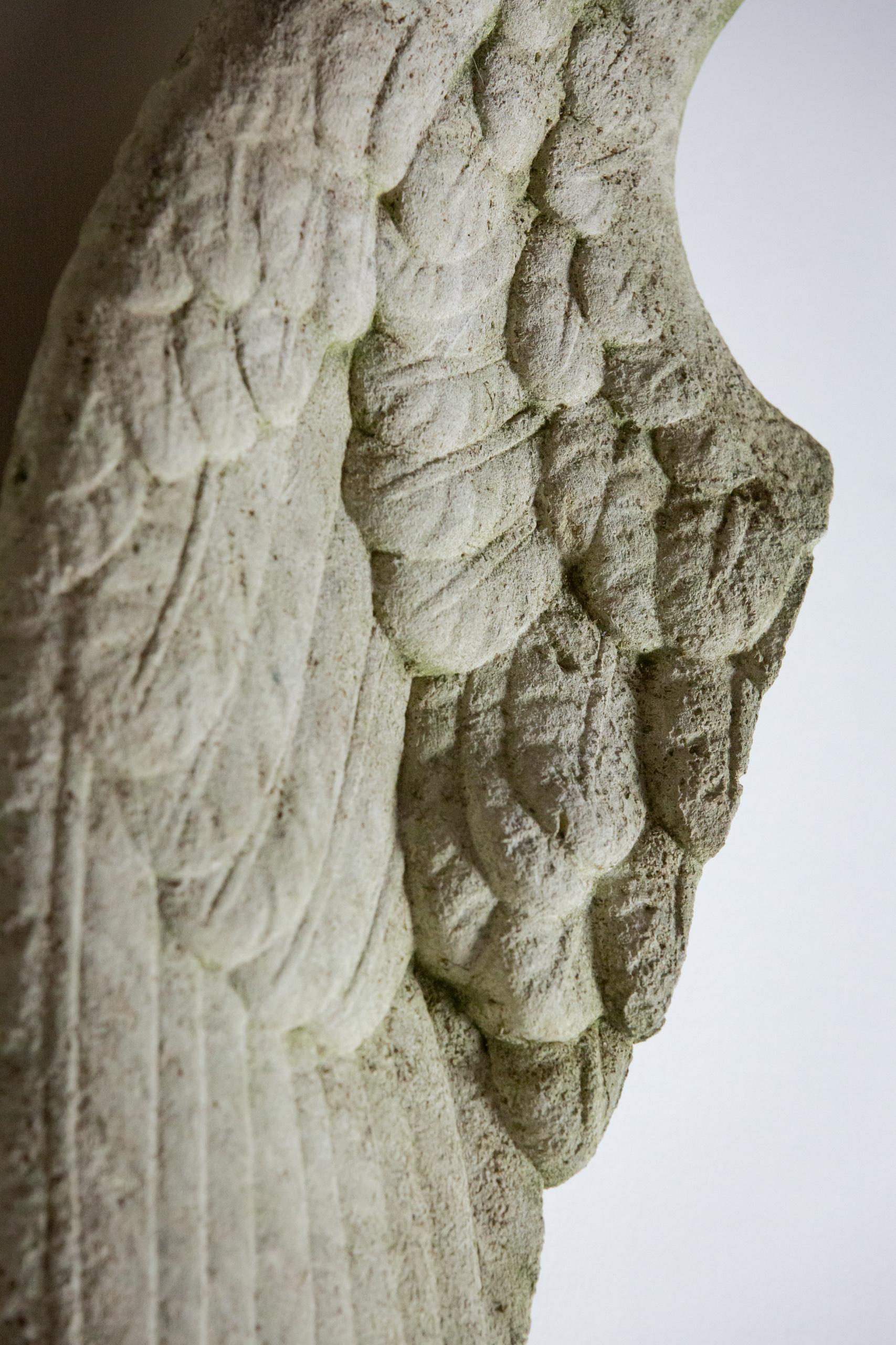 Pierre Ailes d'ange en pierre sculptée du 18e siècle