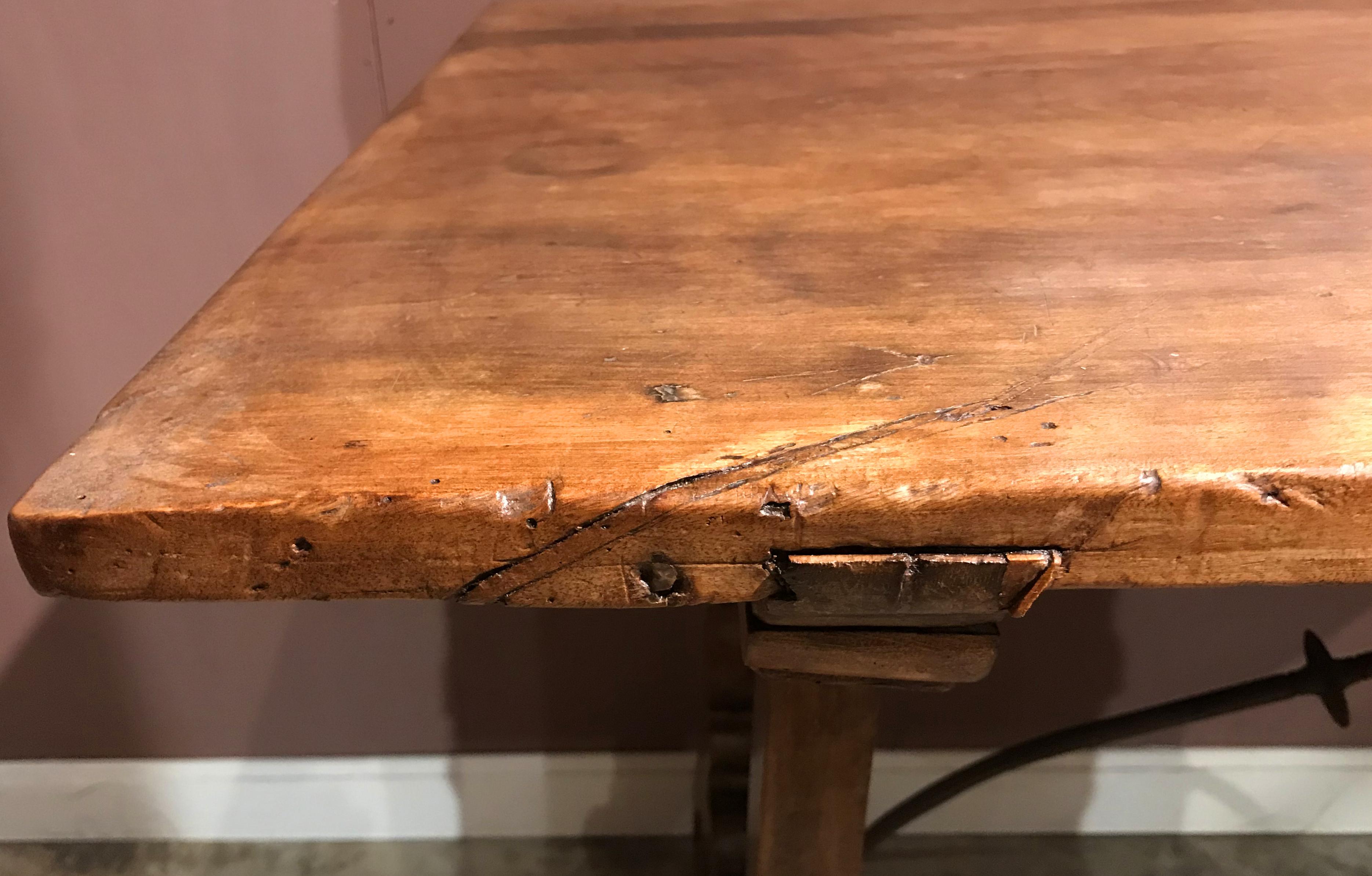 18th Century Carved Walnut Spanish Trestle Table In Good Condition In Milford, NH