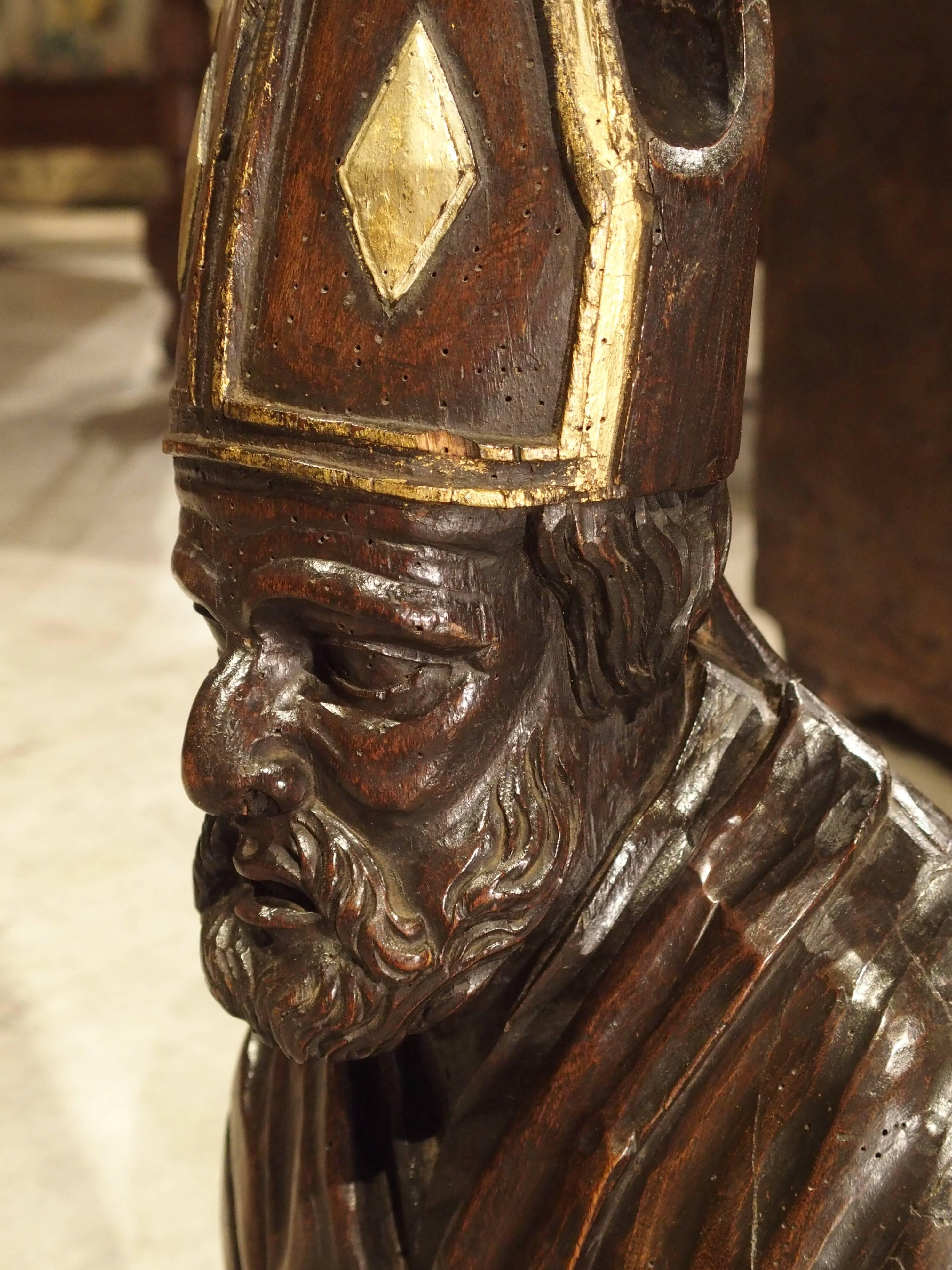 18th Century Carved Walnut Wood Bust of a Bishop In Good Condition In Dallas, TX