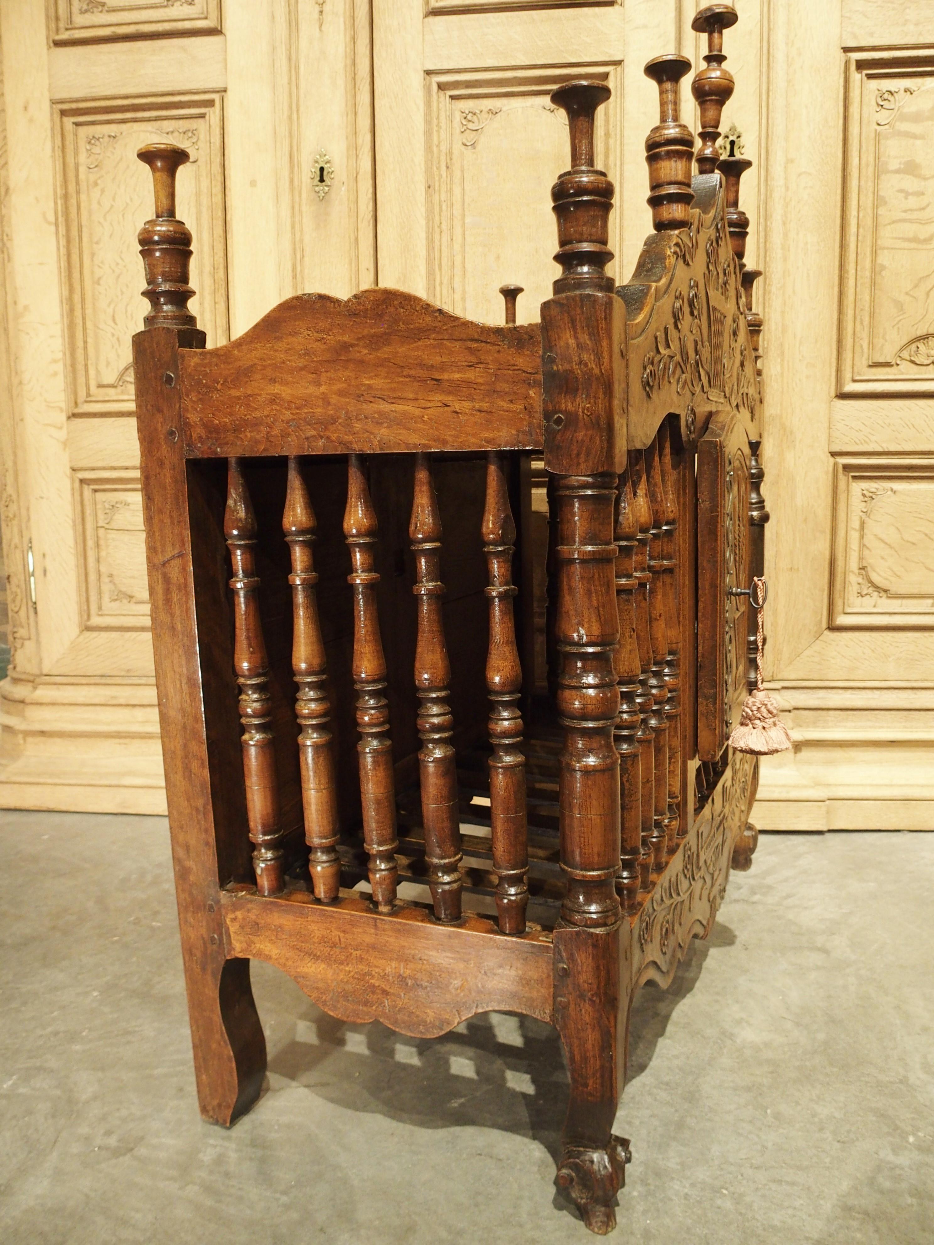 18th Century Carved Walnut Wood Panetiere from Provence, France For Sale 8
