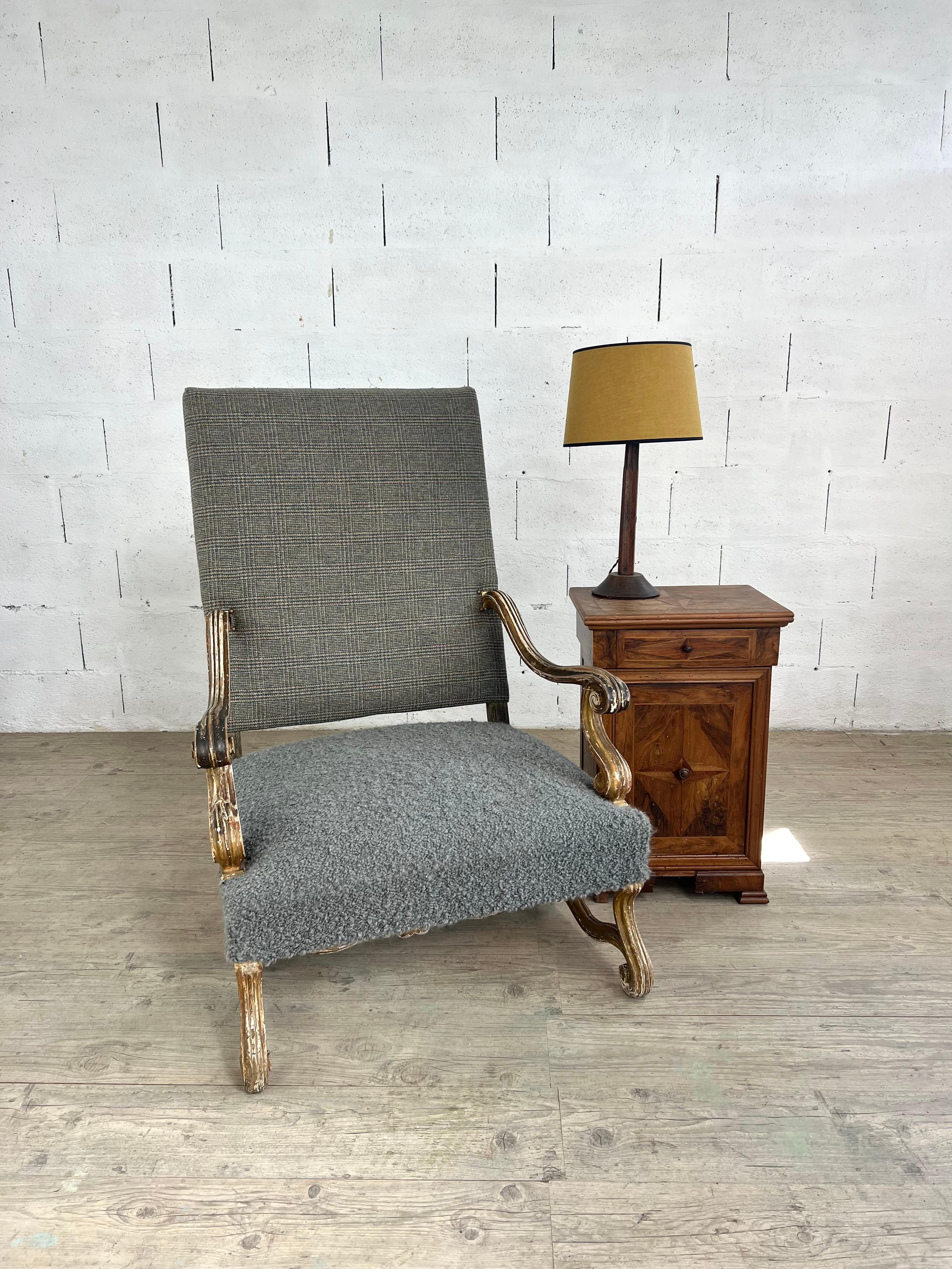 18th Century Carved Wood Armchair with Original Gilt Patina For Sale 1