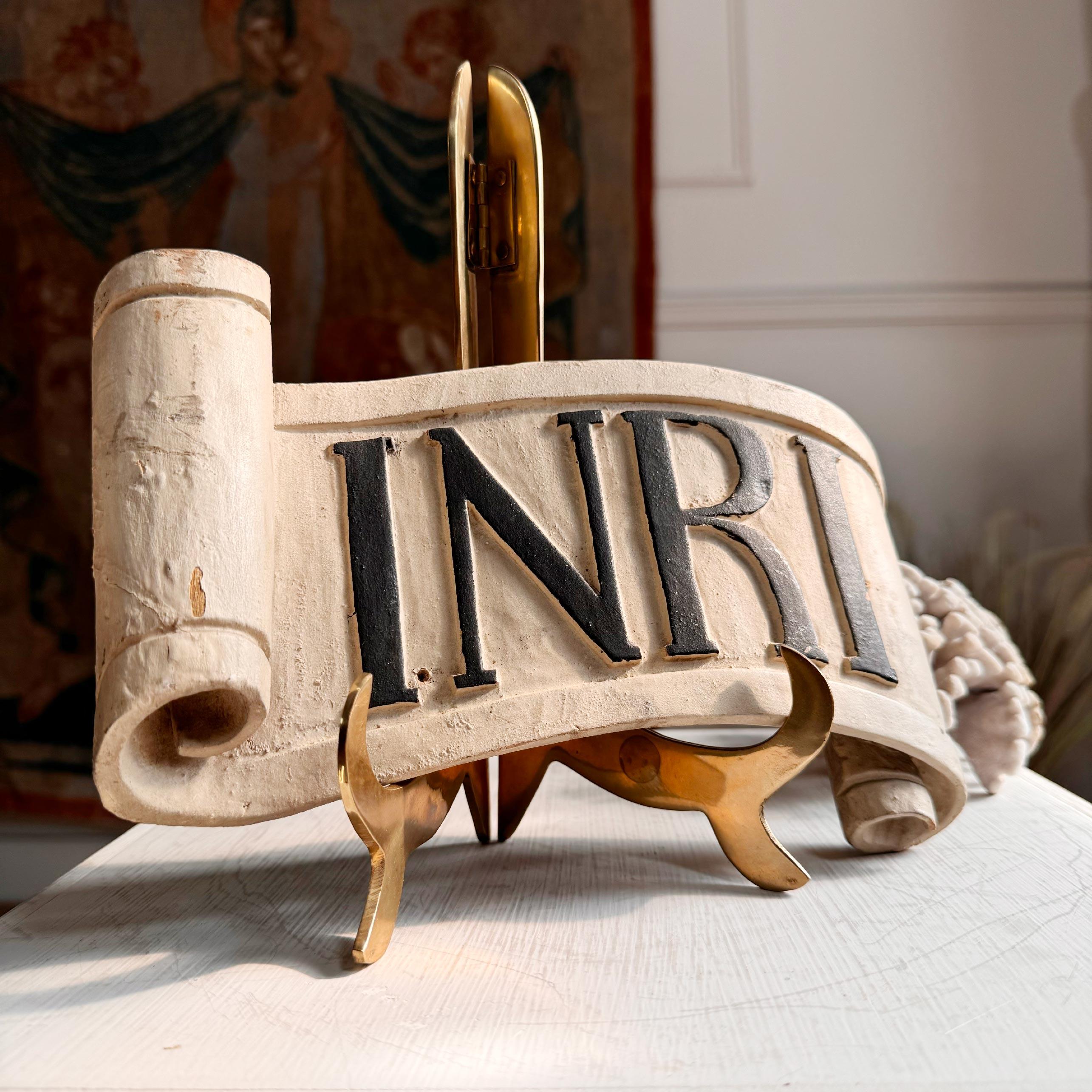 Scroll INRI du 18ème siècle Jésus de Nazareth Roi des Juifs en vente 2