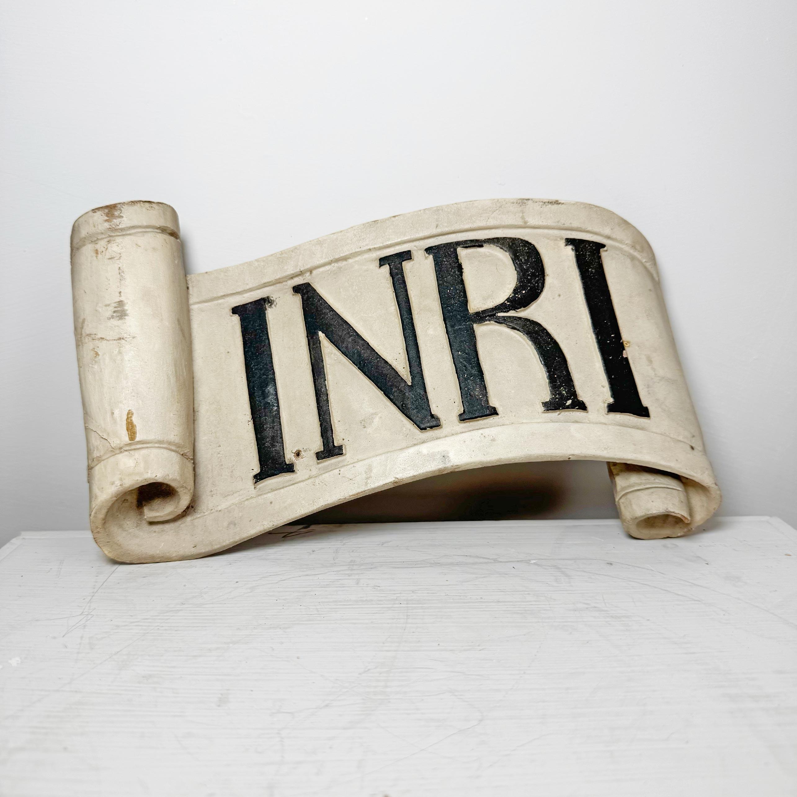 Scroll INRI du 18ème siècle Jésus de Nazareth Roi des Juifs en vente 6