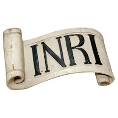 Rotolo INRI in legno intagliato del XVIII secolo Gesù di Nazareth Re degli Ebrei