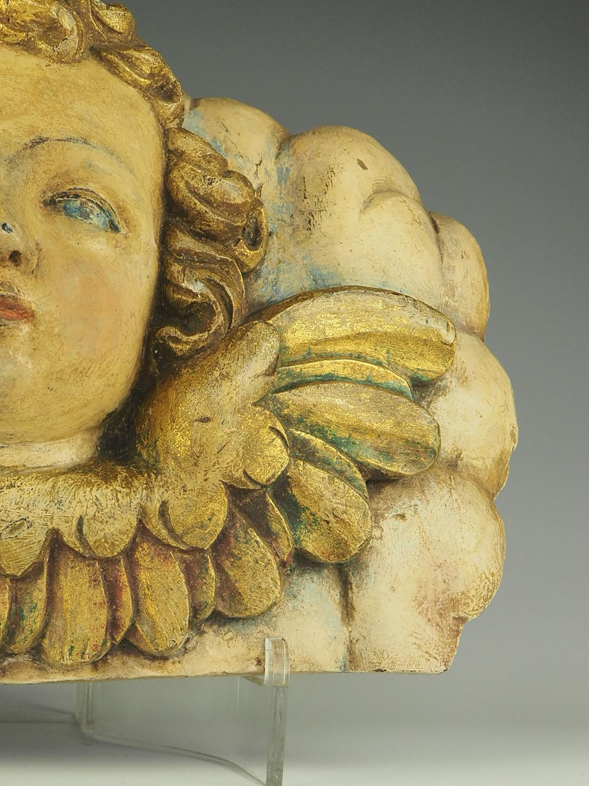 18th Century Carved Wood Panel – Polychrome Head Of Cherub – Putto For Sale 3