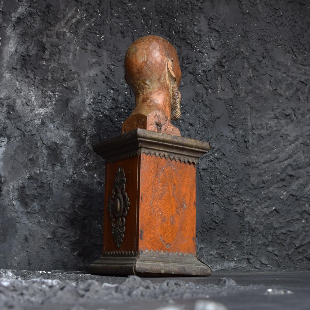 Hand-Carved 18th Century Carved Wood Santos Head For Sale