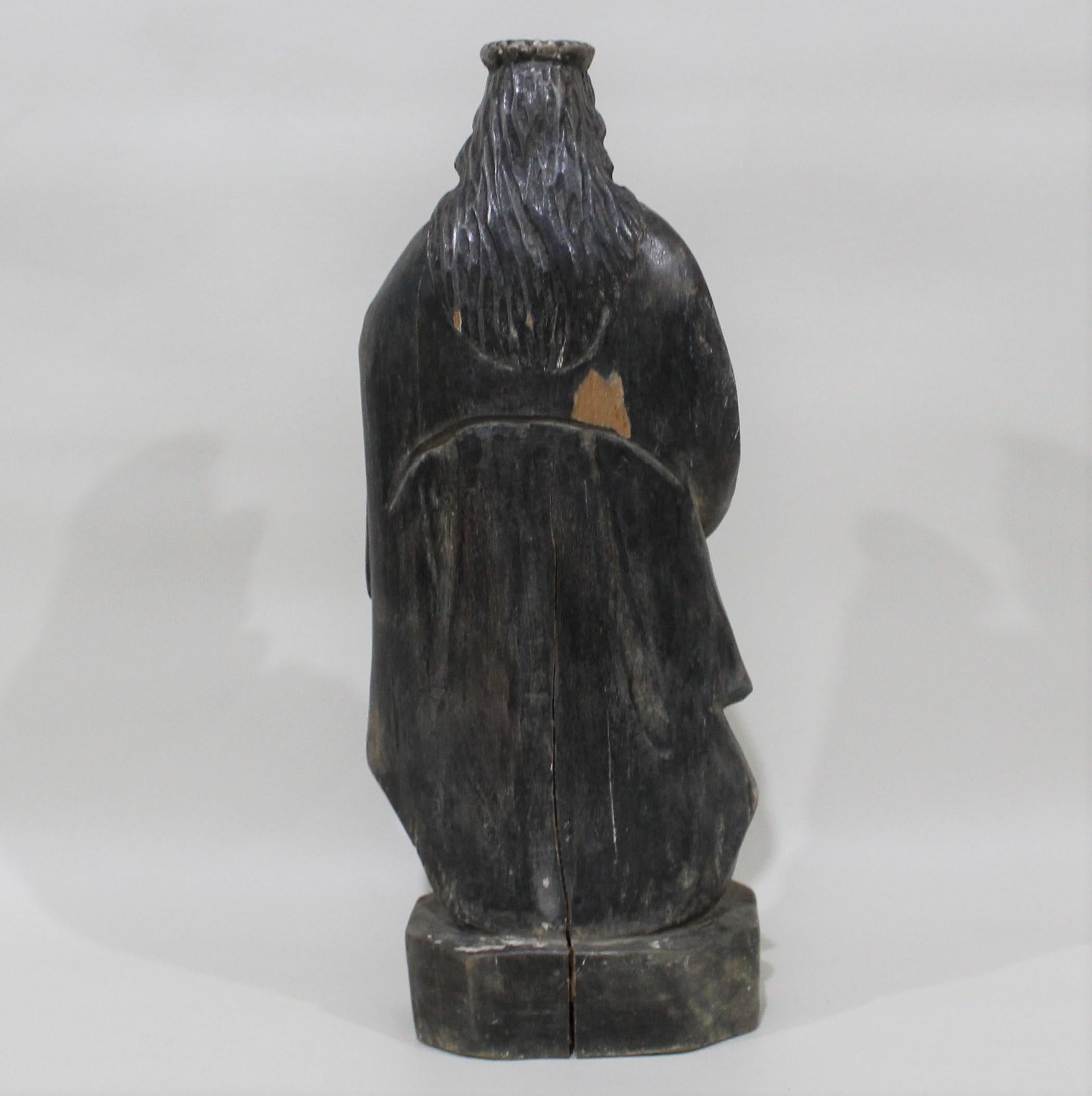 18th Century Carved Wood Santos of the Virgin Mary In Good Condition In Hamilton, Ontario