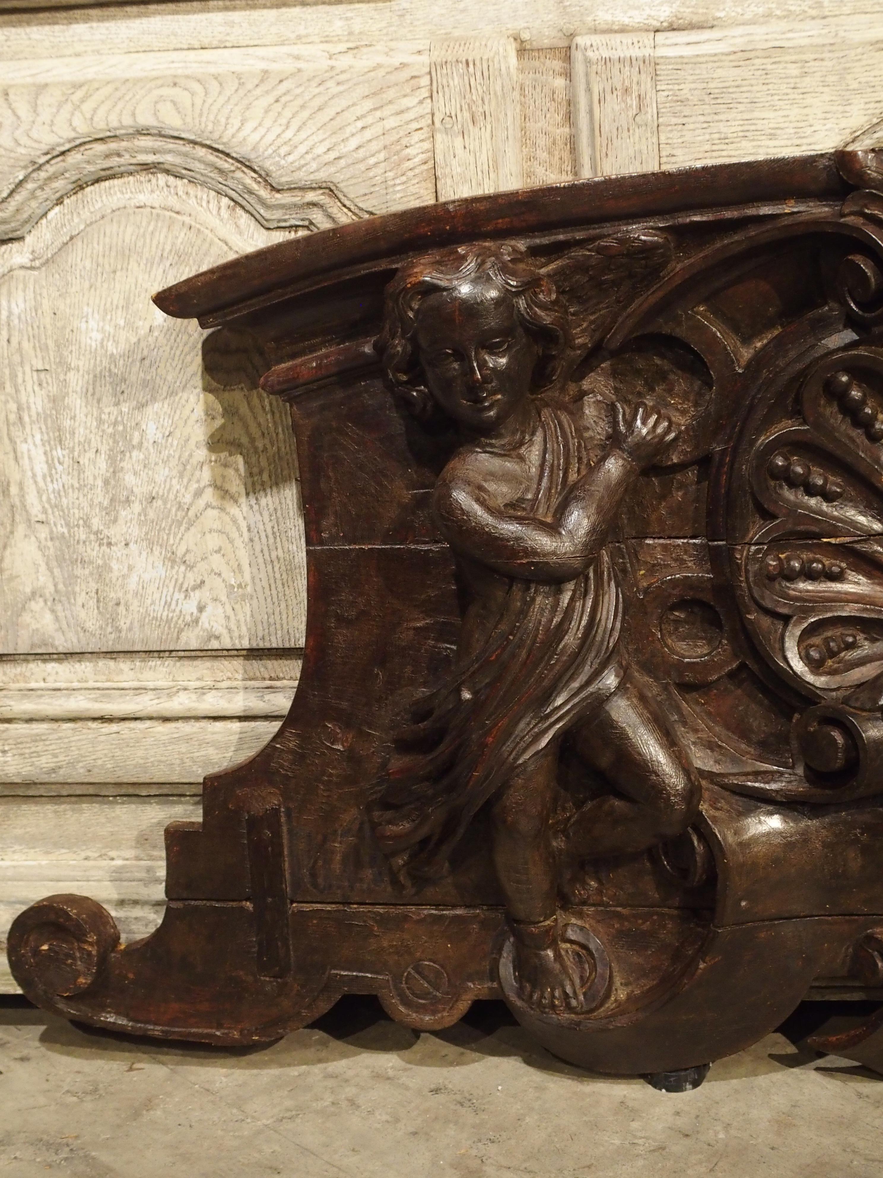 Régence 18th Century Carved Wooden Overdoor from France