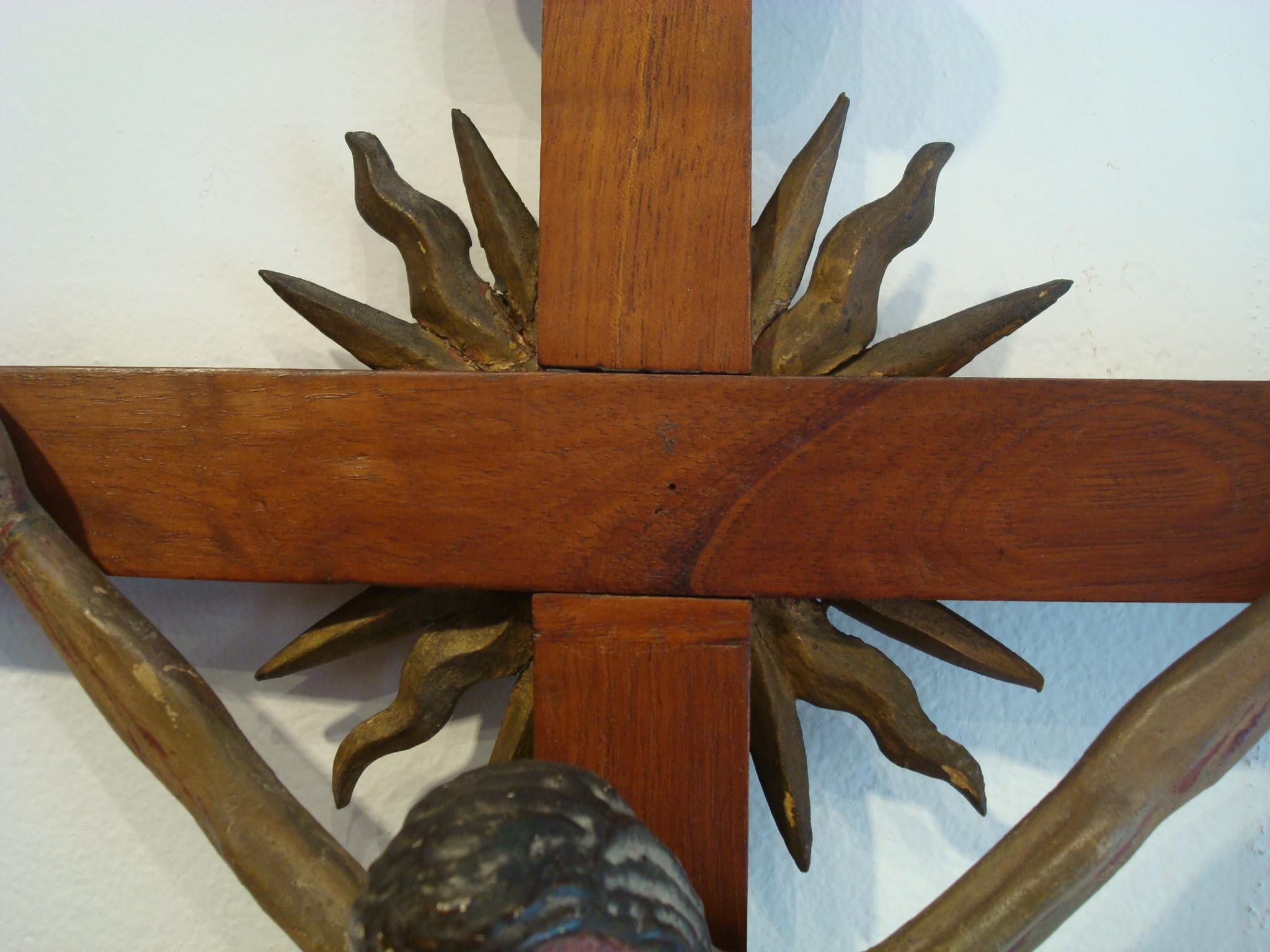 18th Century Carved Wooden Representing Christ on the Cross Folk Art For Sale 1