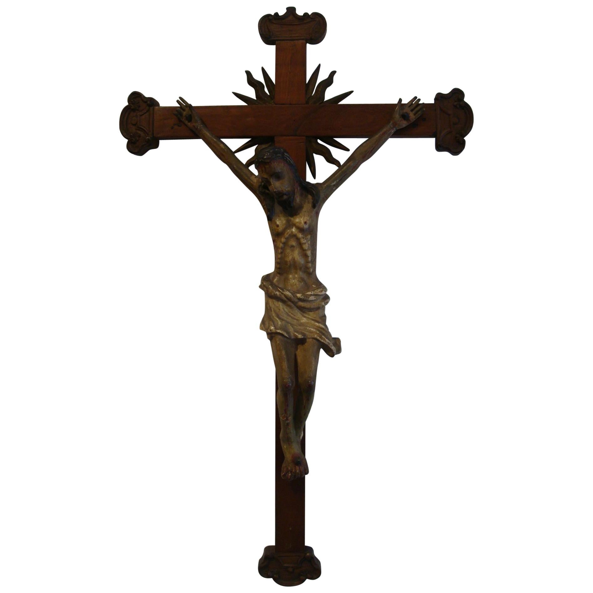 Geschnitzter Holz, der Christus auf dem Kreuz repräsentiert, Volkskunst des 18. Jahrhunderts im Angebot