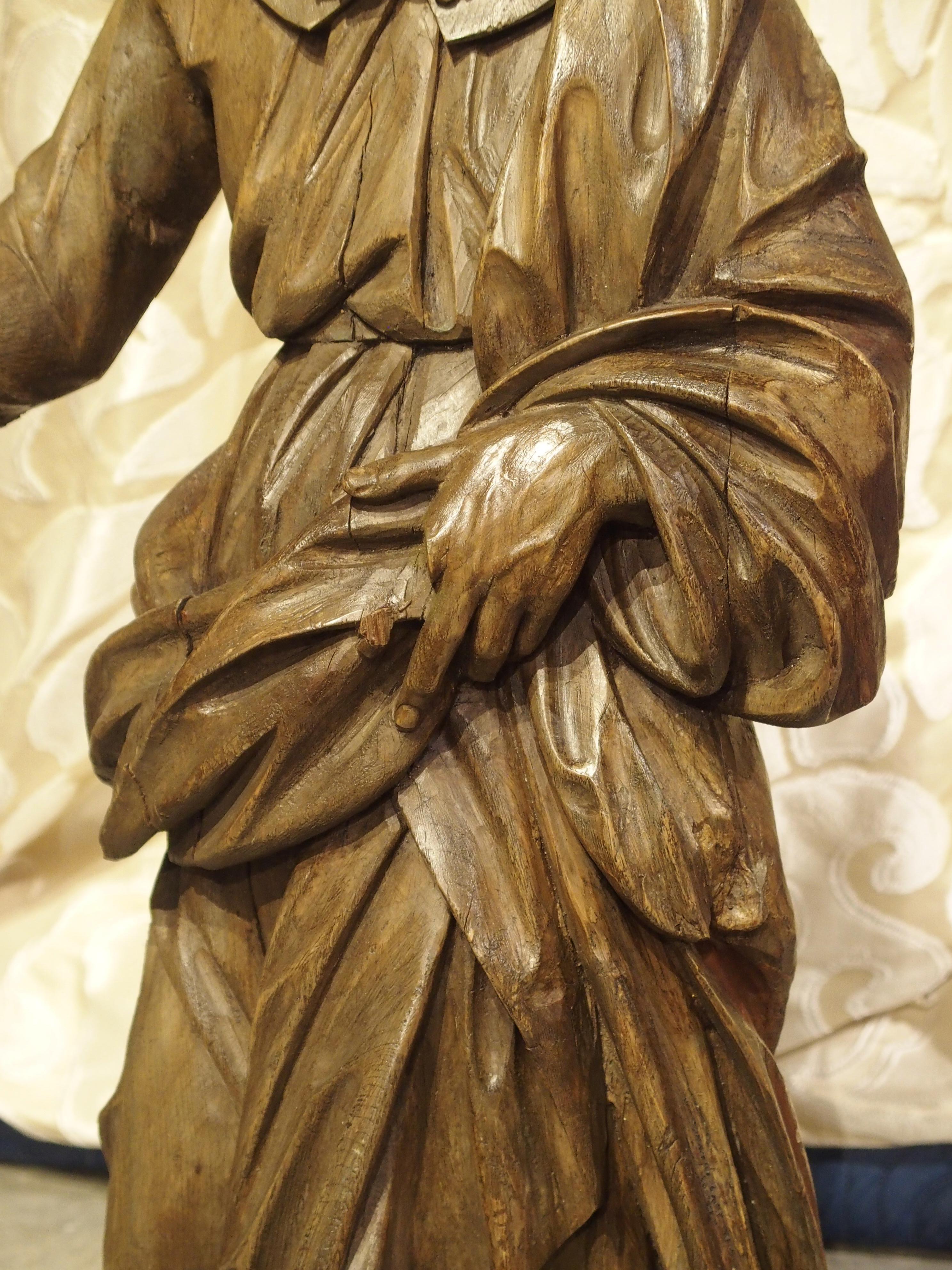 Français Statue en bois sculpté du 18ème siècle de France en vente