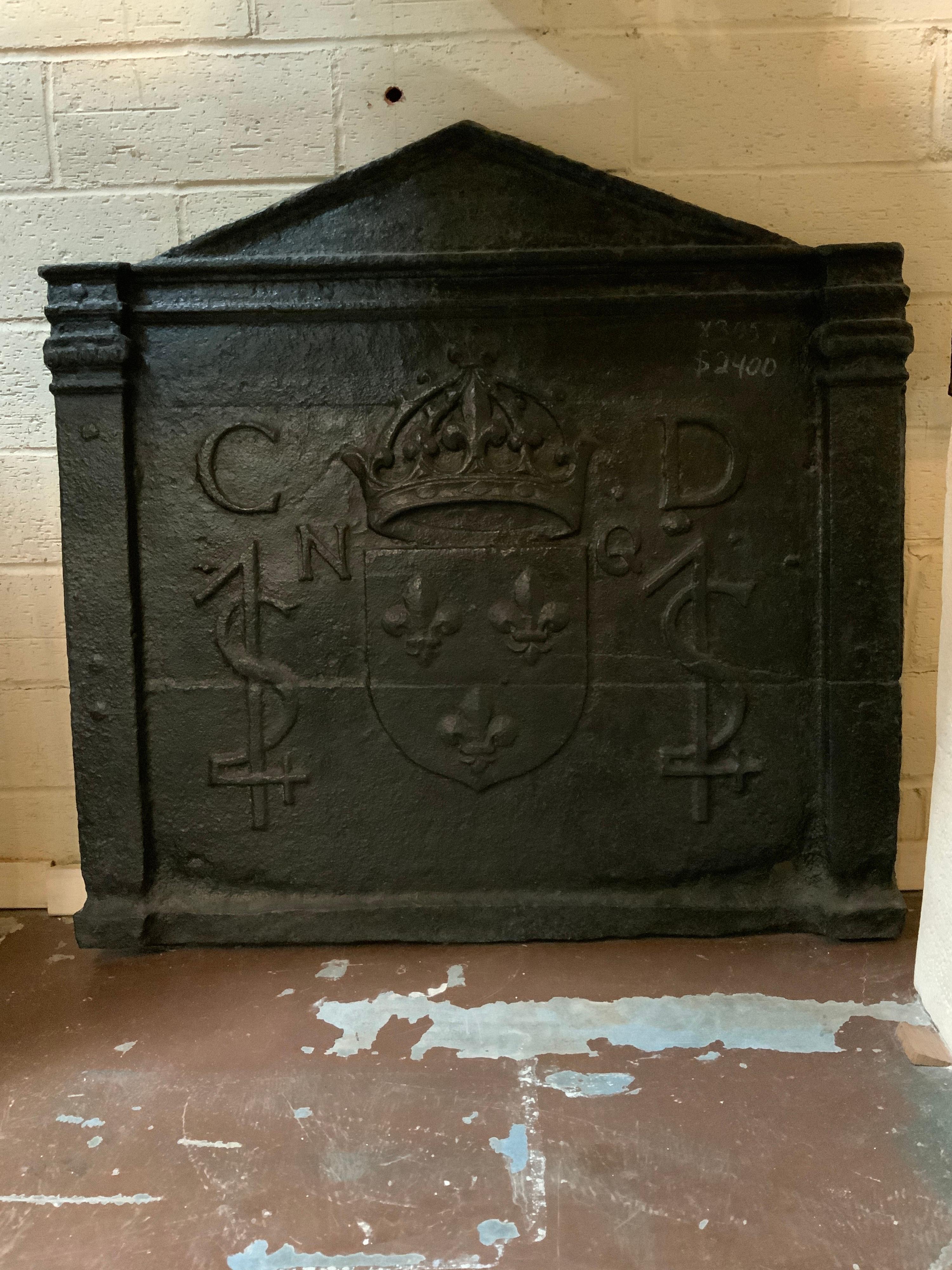 18th Century Cast Iron Fireback from France For Sale 1