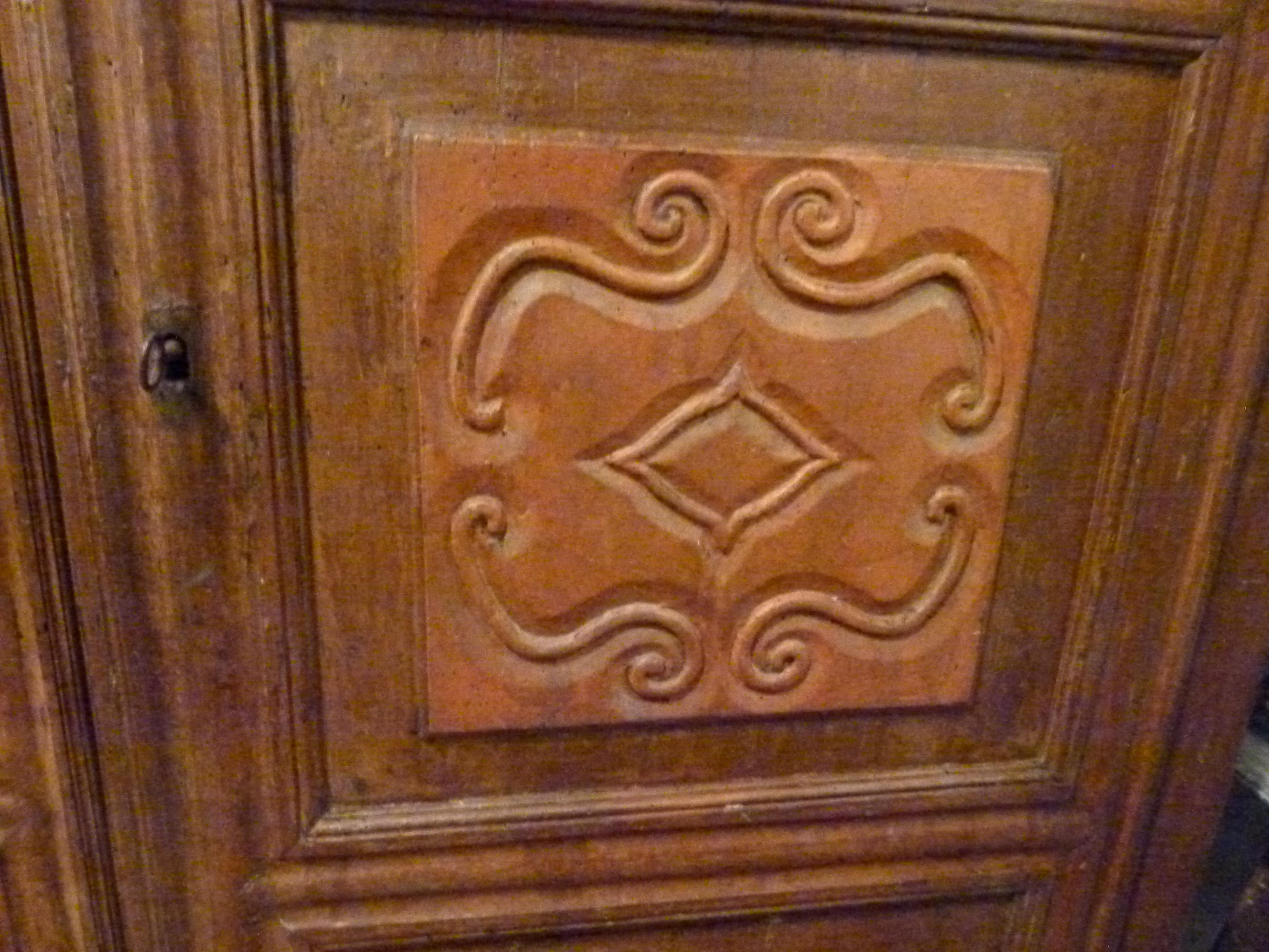 Typical Old Rustic Hand Carved Walnut Wardrobe, Spain In Good Condition In Vulpellac, Girona