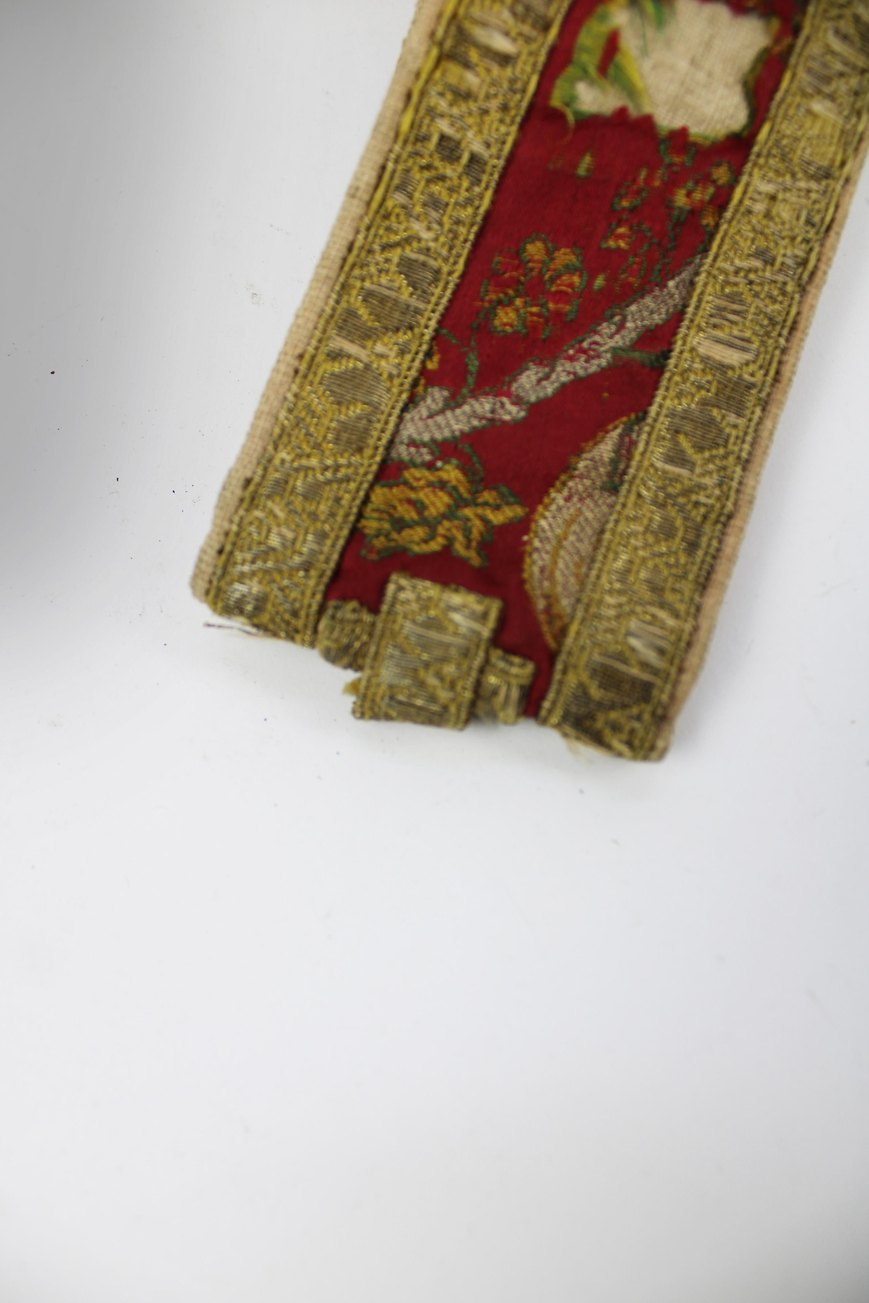 18th Century Catholic pair of French Lyon Silk Maniples Gold Braid France For Sale 5