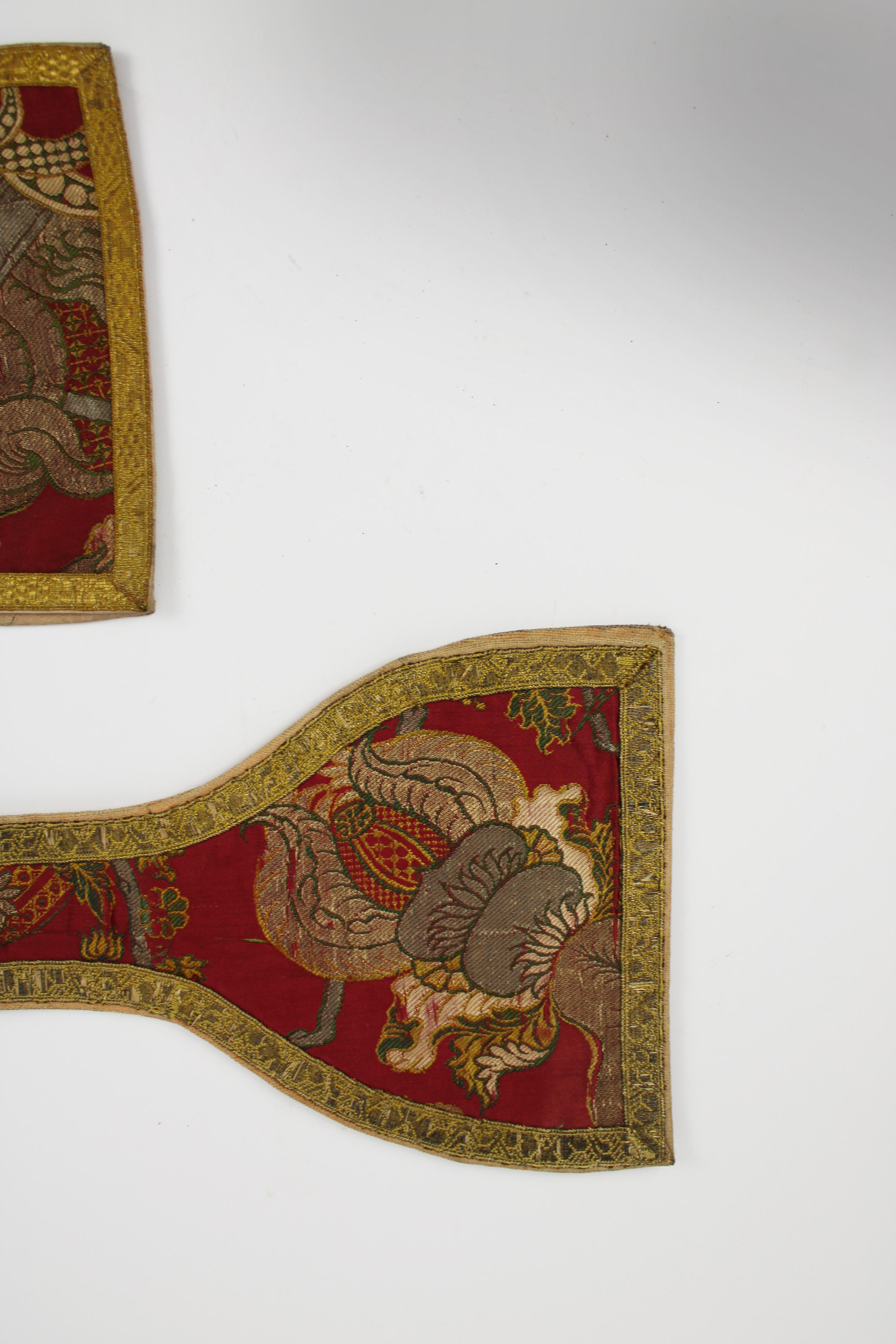 18th Century Catholic pair of French Lyon Silk Maniples Gold Braid France For Sale 2