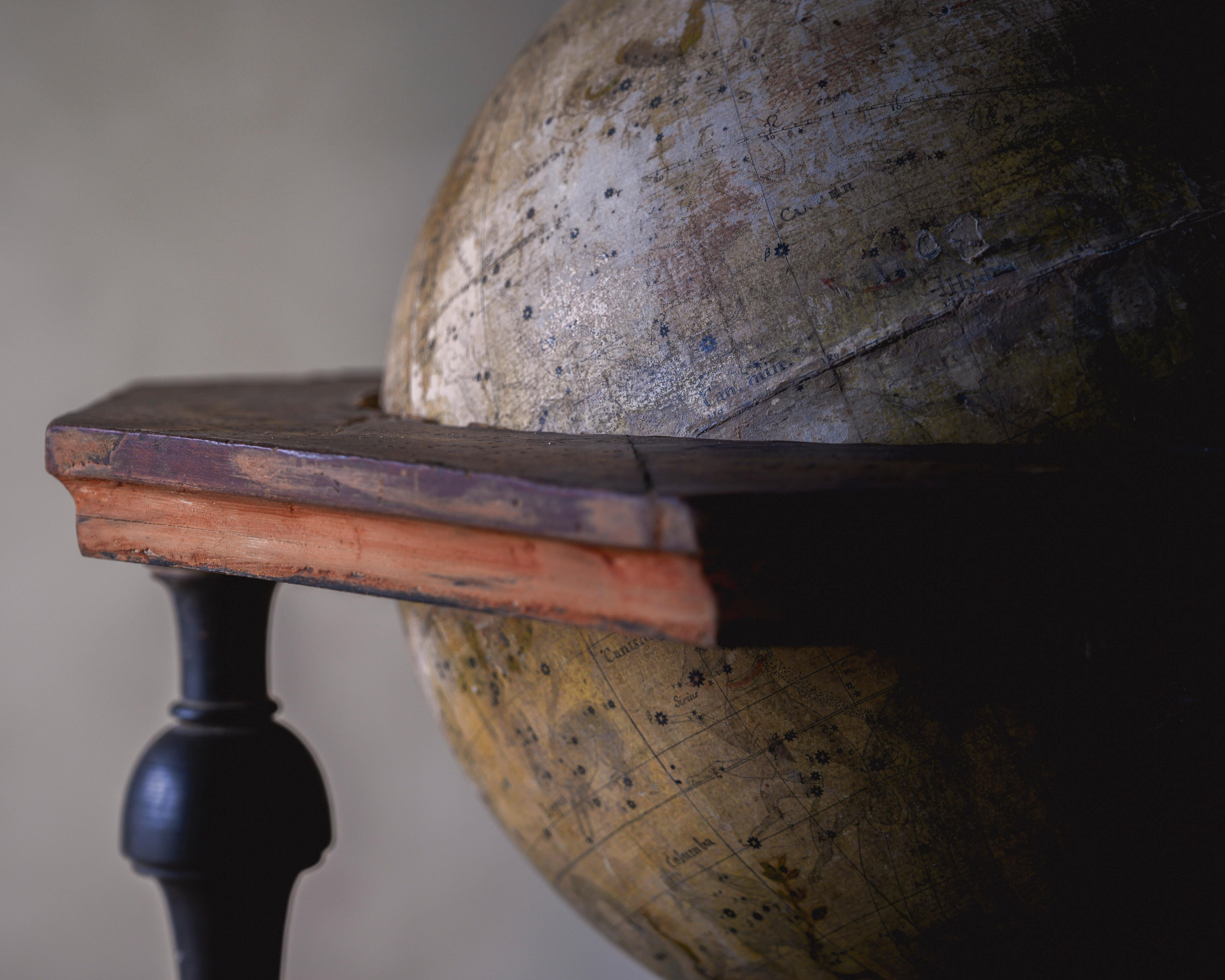 Celestial Globe aus dem 18. Jahrhundert (Handgefertigt) im Angebot