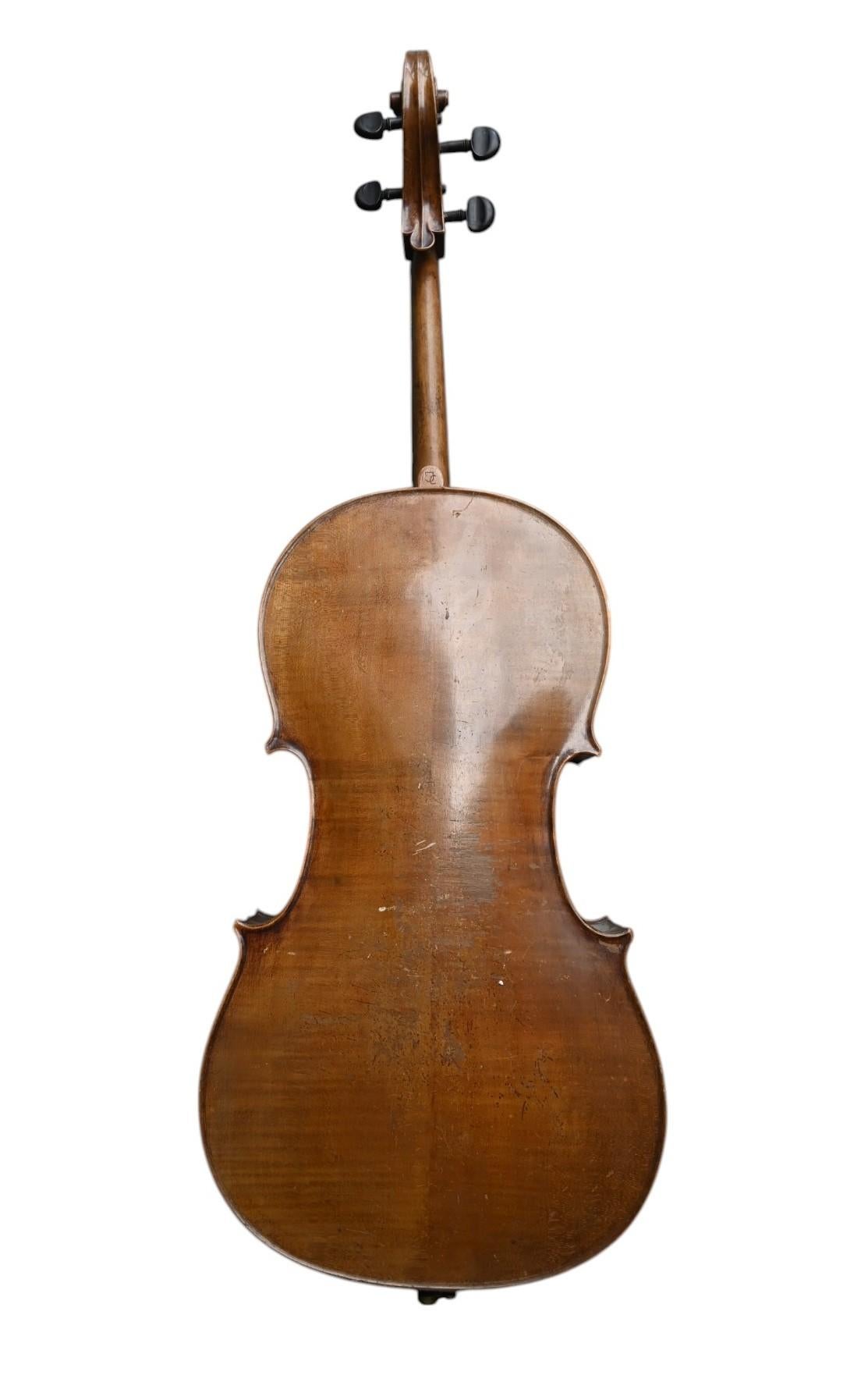 Cello aus dem 18. Jahrhundert von Carl Friedrich Lippold - Neukirchen, 1763 (Holz) im Angebot