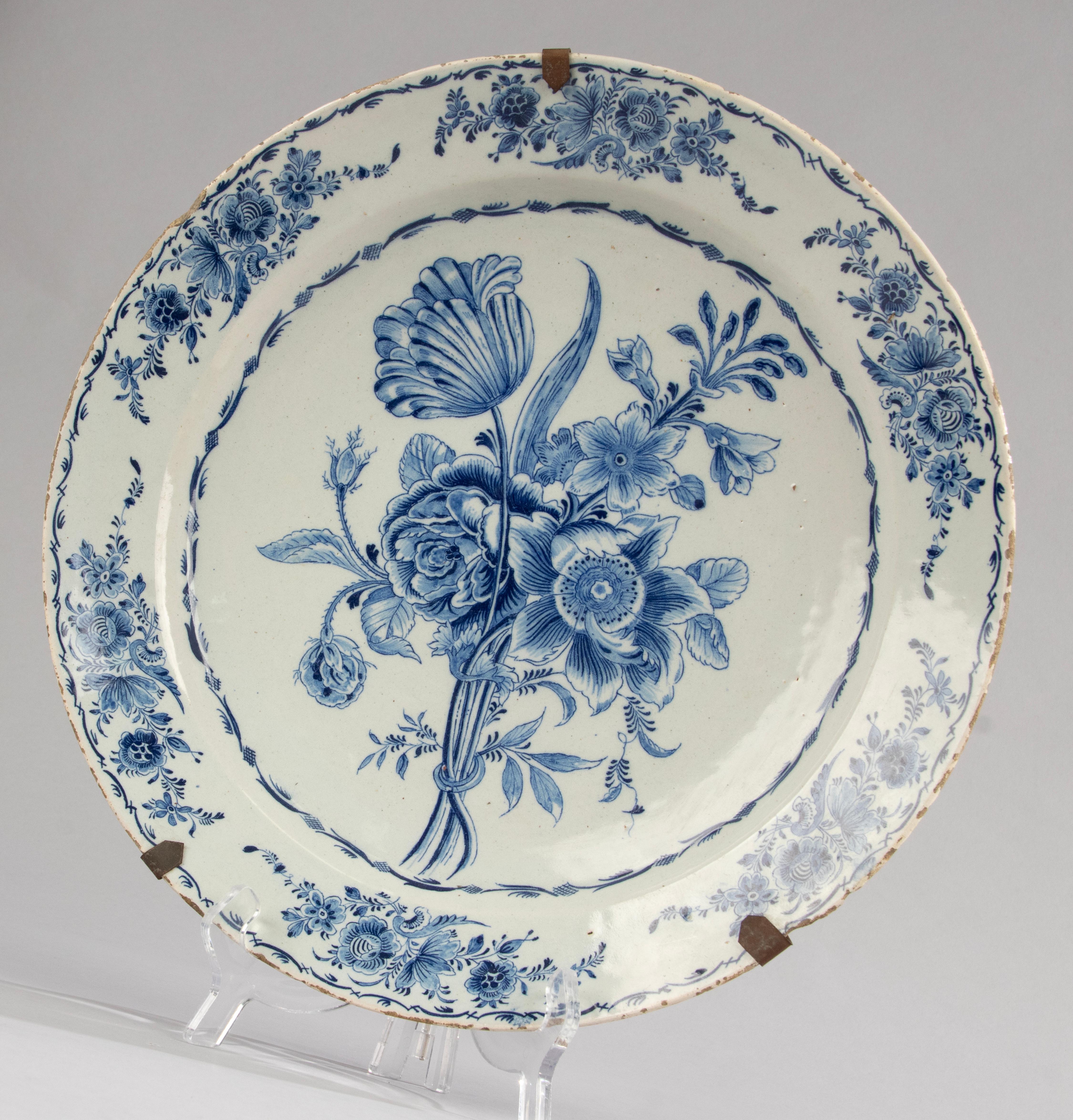 18th Century Ceramic Delft Wall Plate  In Fair Condition For Sale In Casteren, Noord-Brabant