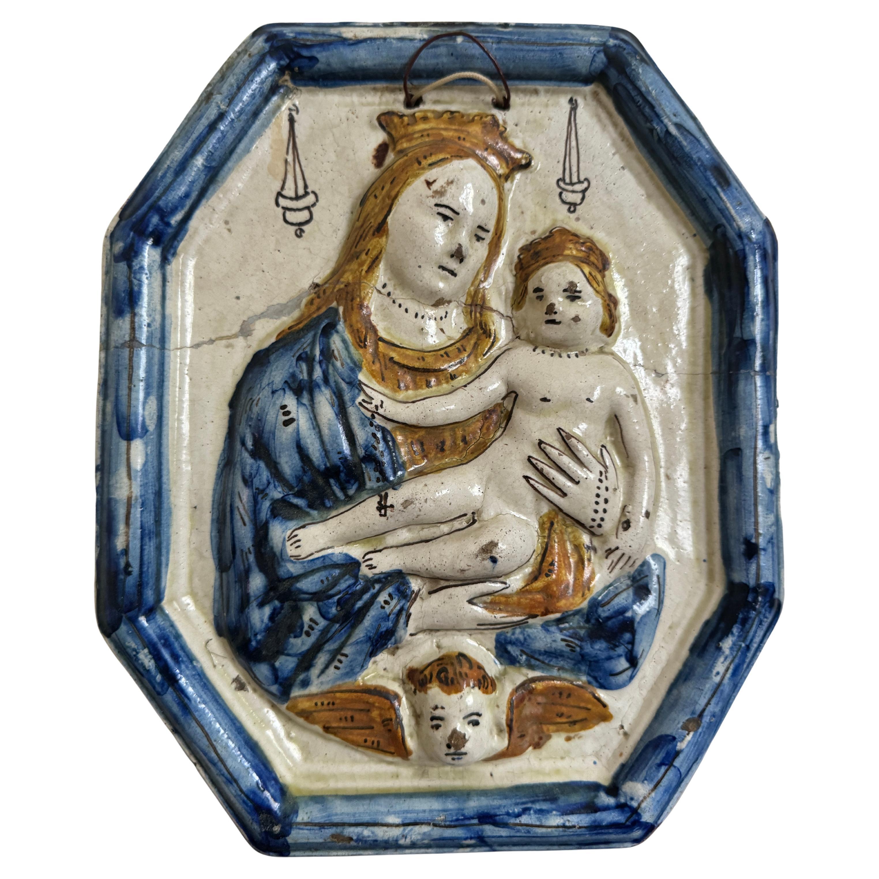 Keramische Andachtsplatte aus dem 18. Jahrhundert - Madonna mit Kind im Angebot