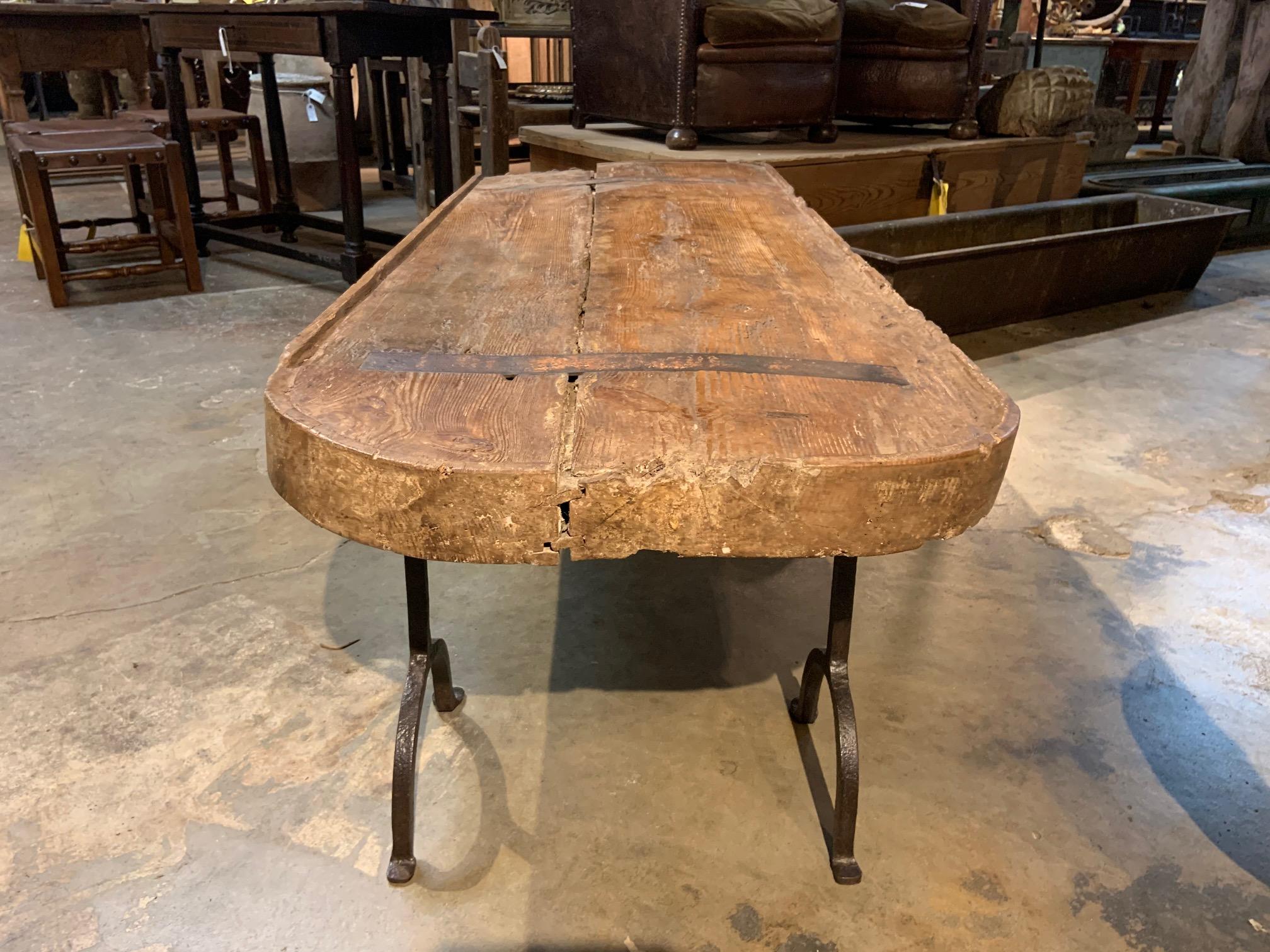 18th Century Cheese Board, Coffee Table In Good Condition In Atlanta, GA