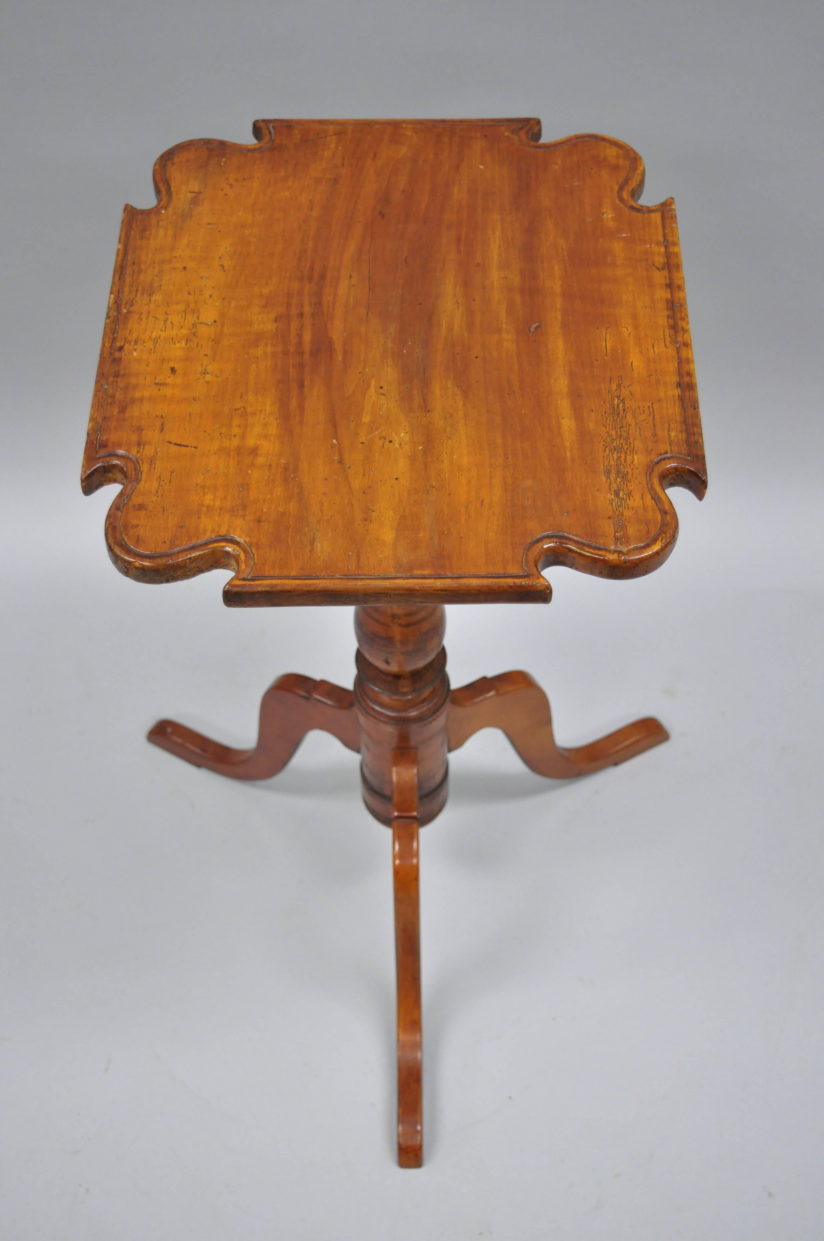 18th Century Cherry Candle Stand Tea Table Tripod Pedestal Scallop Carved Top For Sale 2