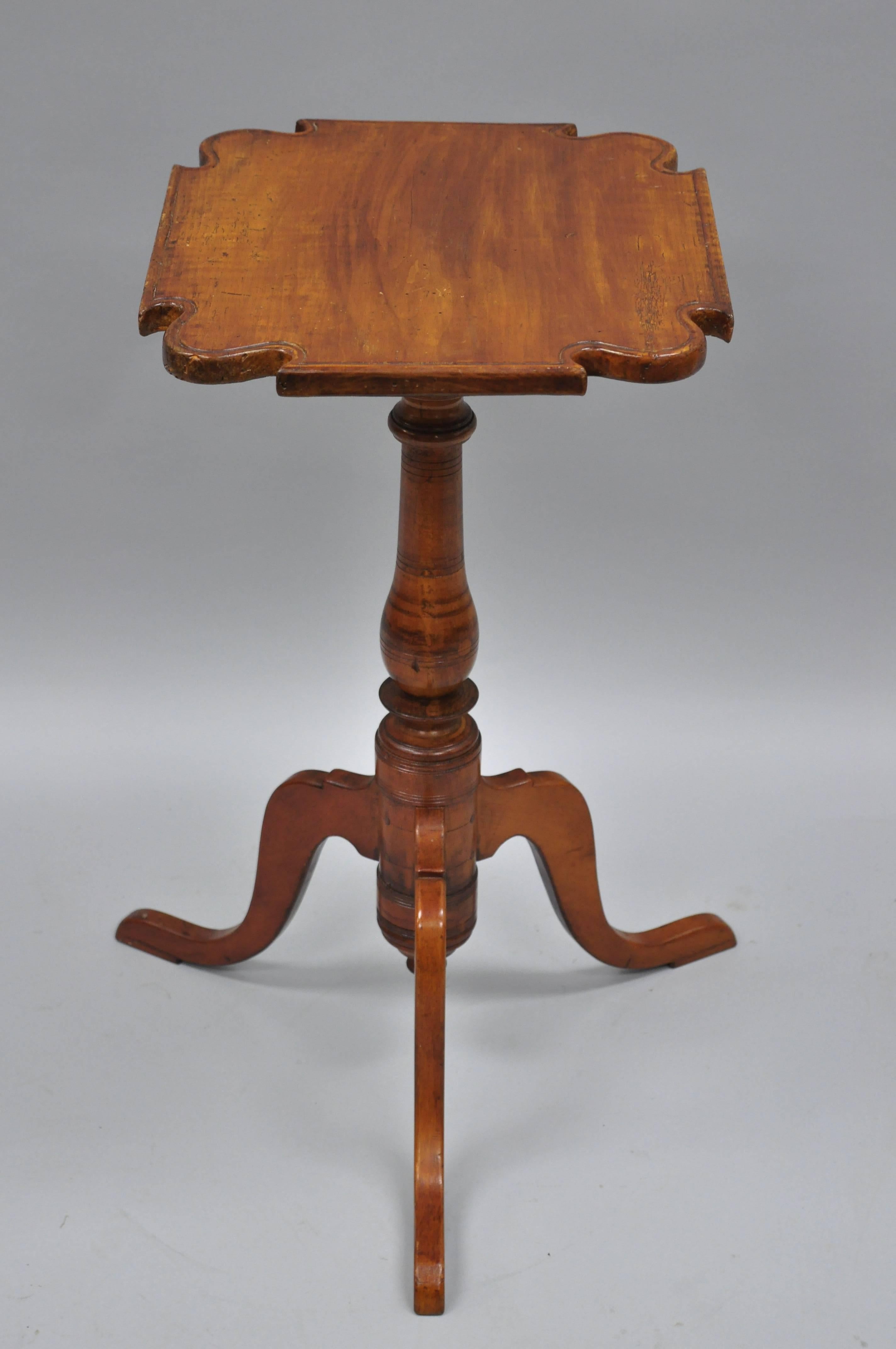 18th Century Cherry Candle Stand Tea Table Tripod Pedestal Scallop Carved Top For Sale 4