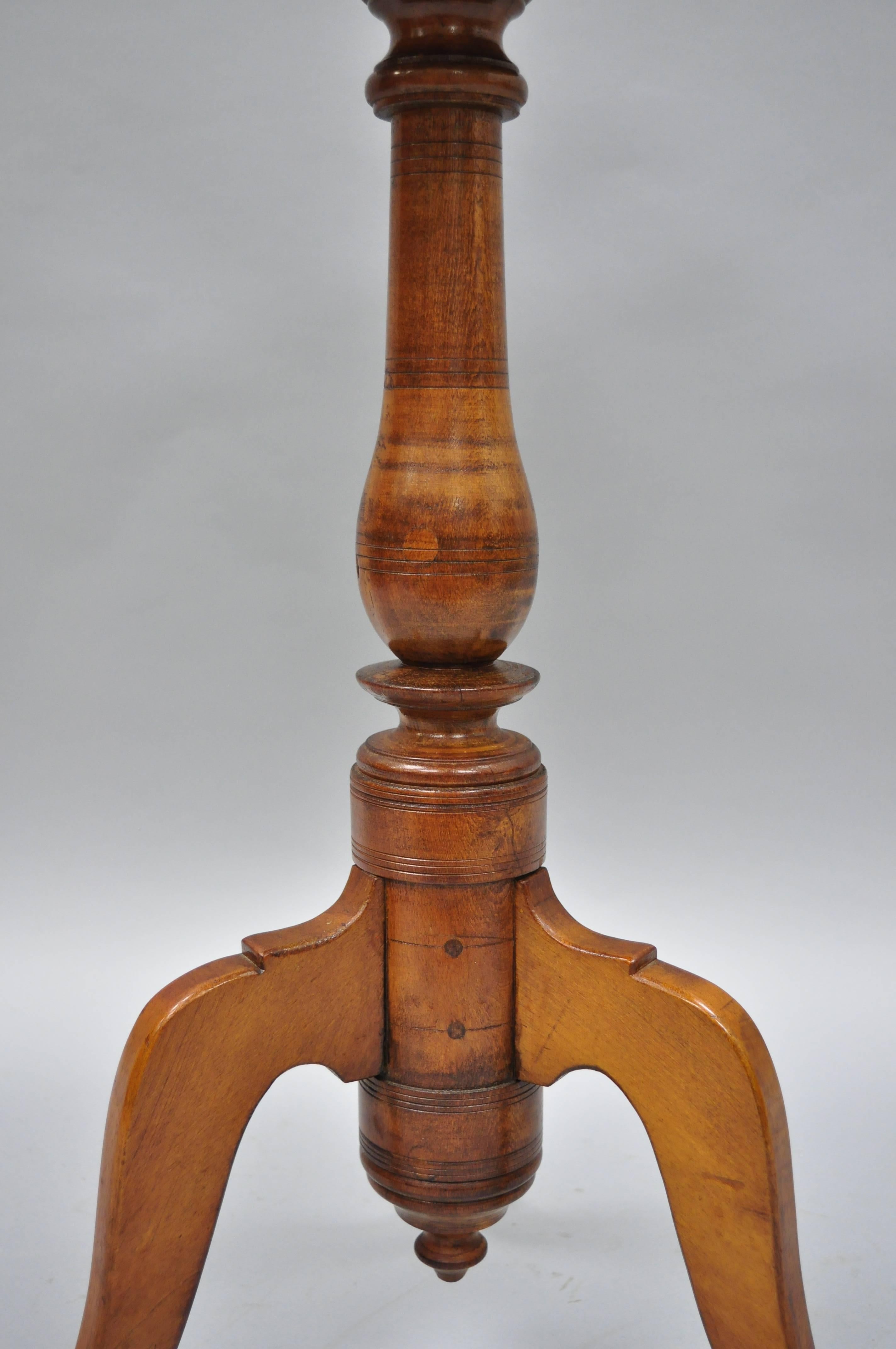 American 18th Century Cherry Candle Stand Tea Table Tripod Pedestal Scallop Carved Top For Sale