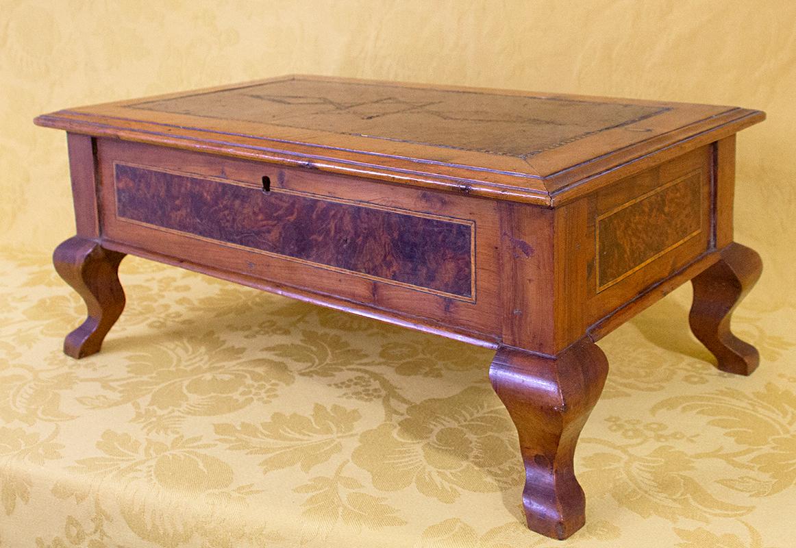 Louis XV Cherry wood and native wood box from the 18th century For Sale