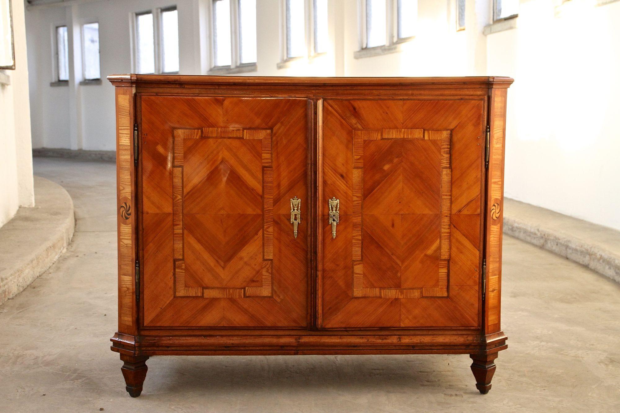 Breathtaking inlayed 18th century cherrywood half cabinet or sideboard from the so-called 