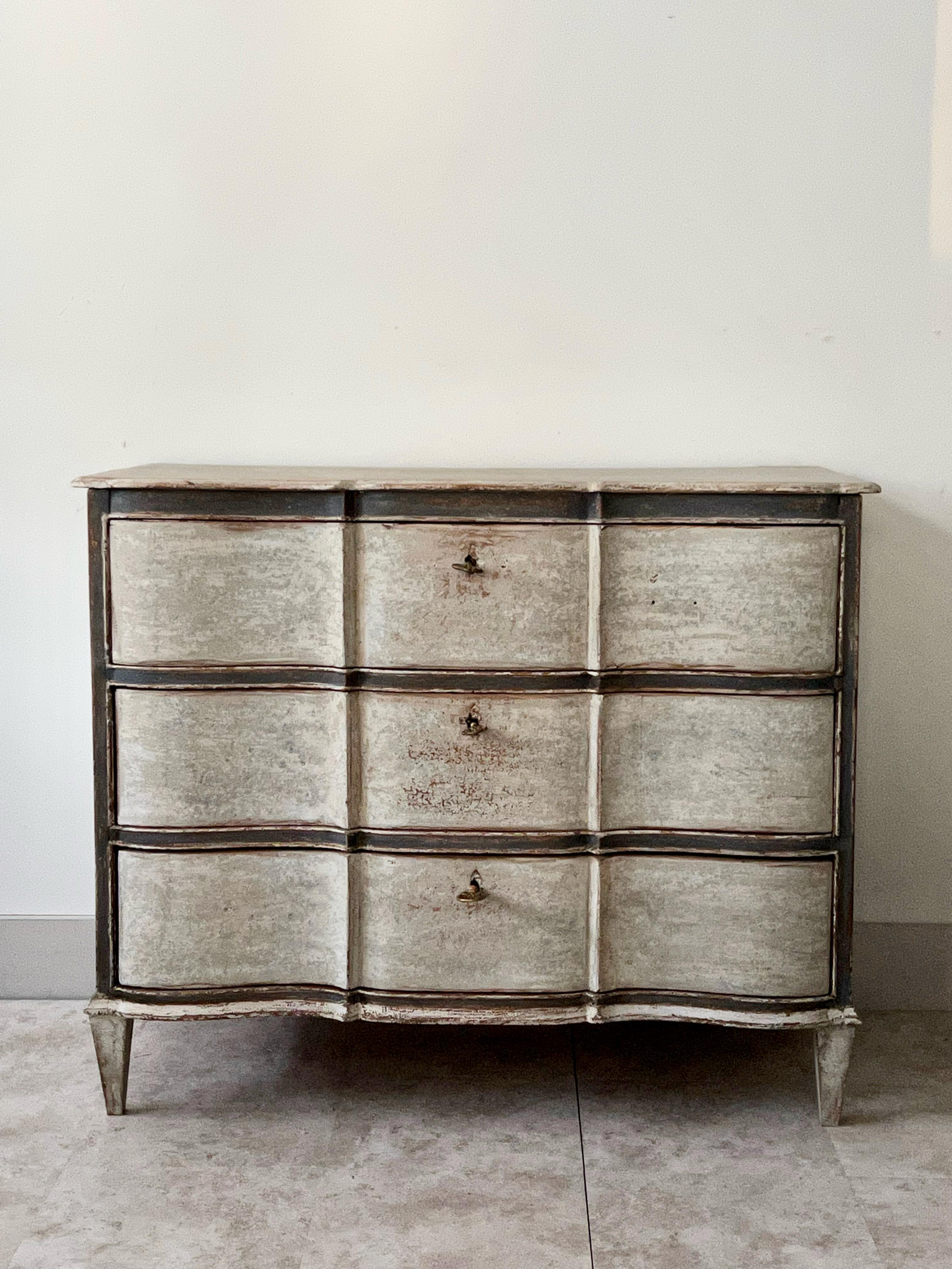 18th Century chest of drawer from Baroque period in style of 