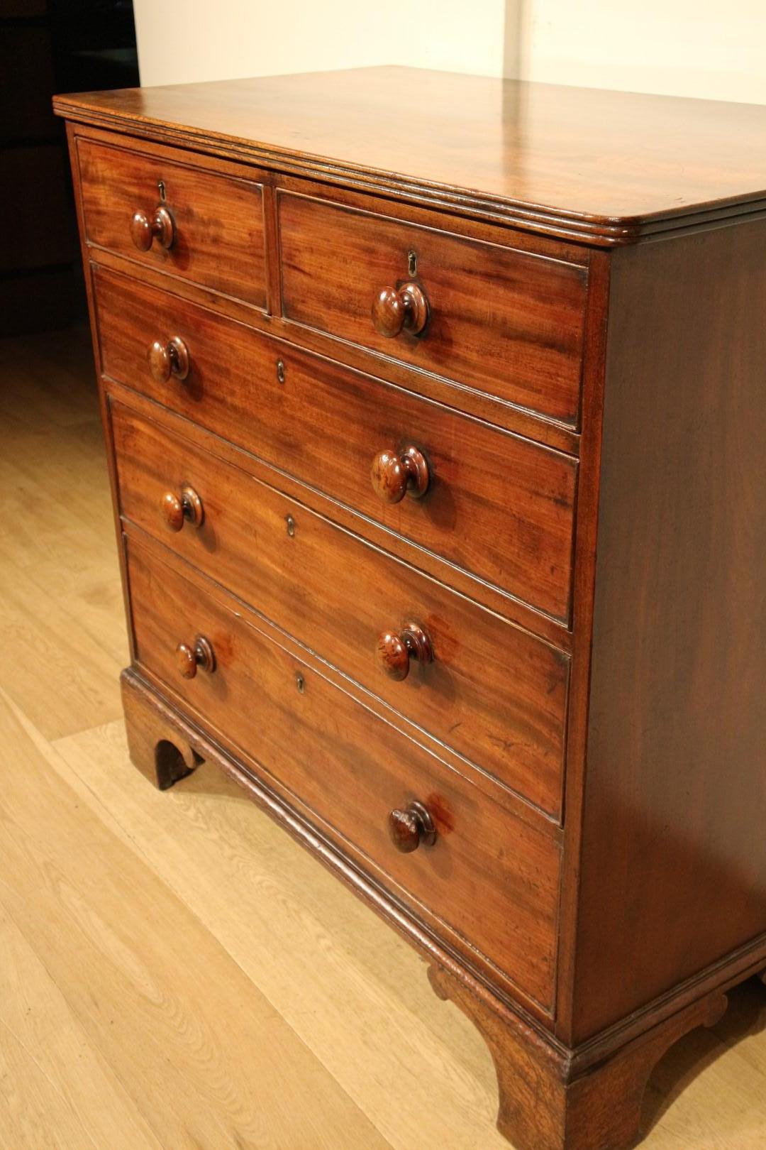 18th Century Chest of Drawers In Good Condition In Eindhoven, NL