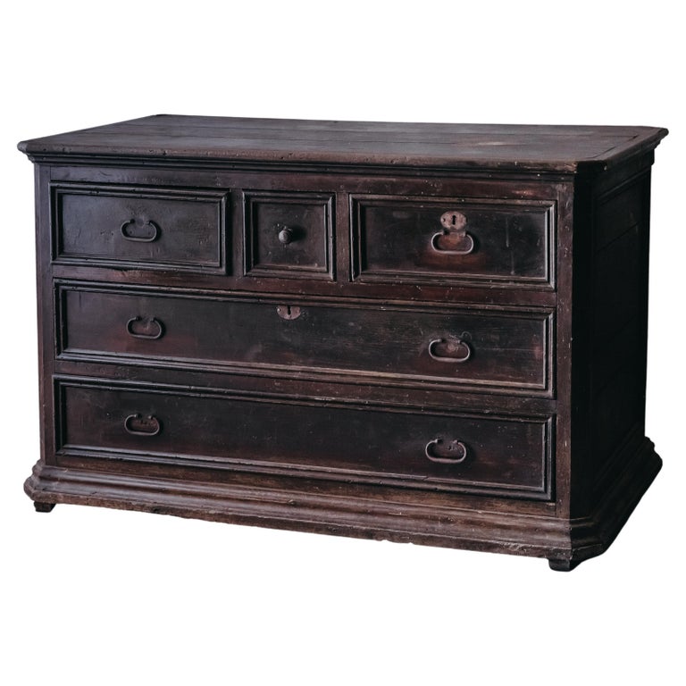 18th Century Chest Of Drawers From Italy, Circa 1750 For Sale at 1stDibs