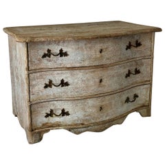 18th Century Chest of Drawers with Curved Fronts