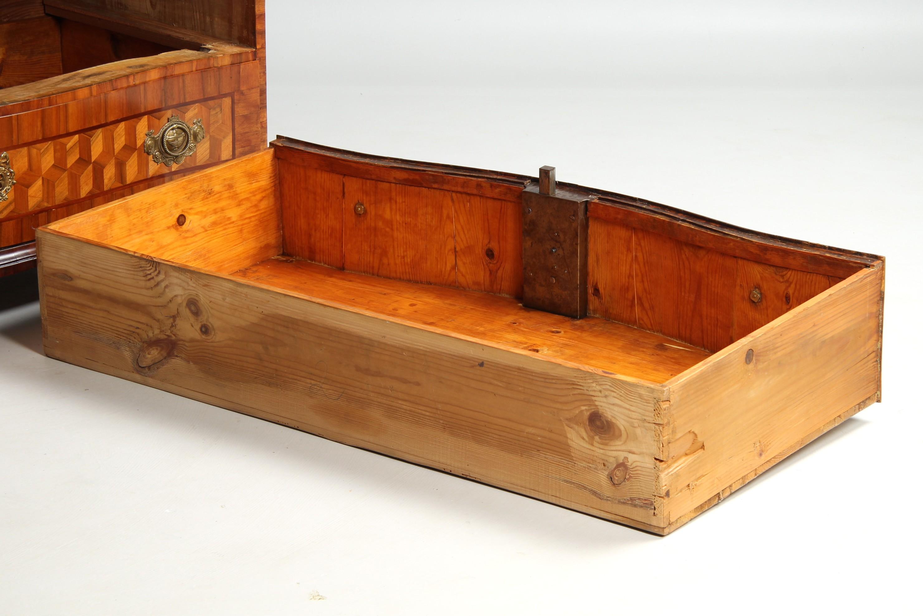 18th Century Chest Of Drawers with Trompe-l'œil Marquetry, Germany, circa 1770 For Sale 6