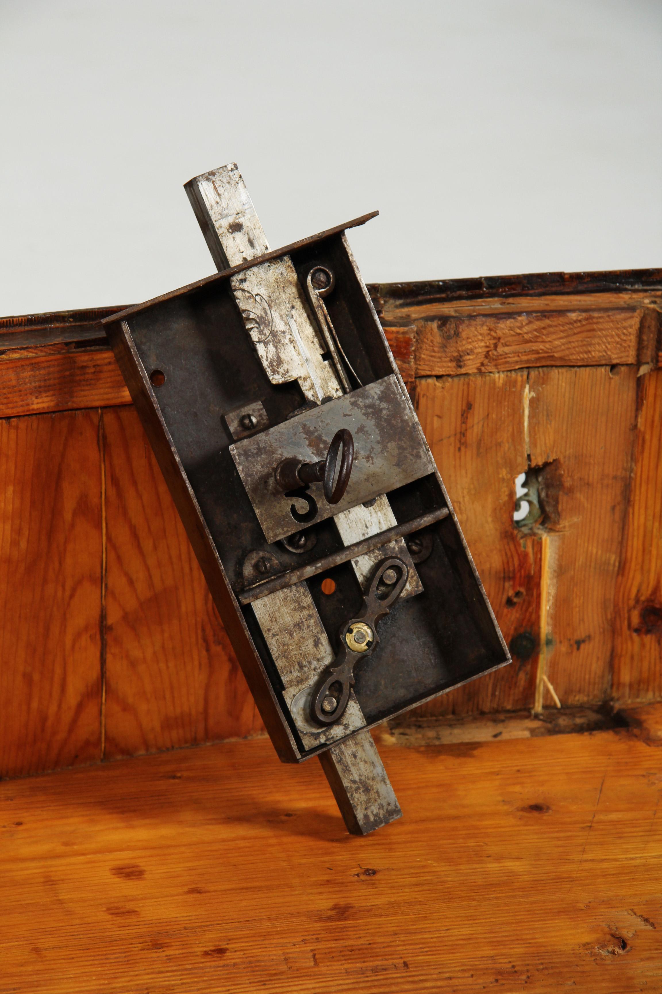 18th Century Chest Of Drawers with Trompe-l'œil Marquetry, Germany, circa 1770 For Sale 7