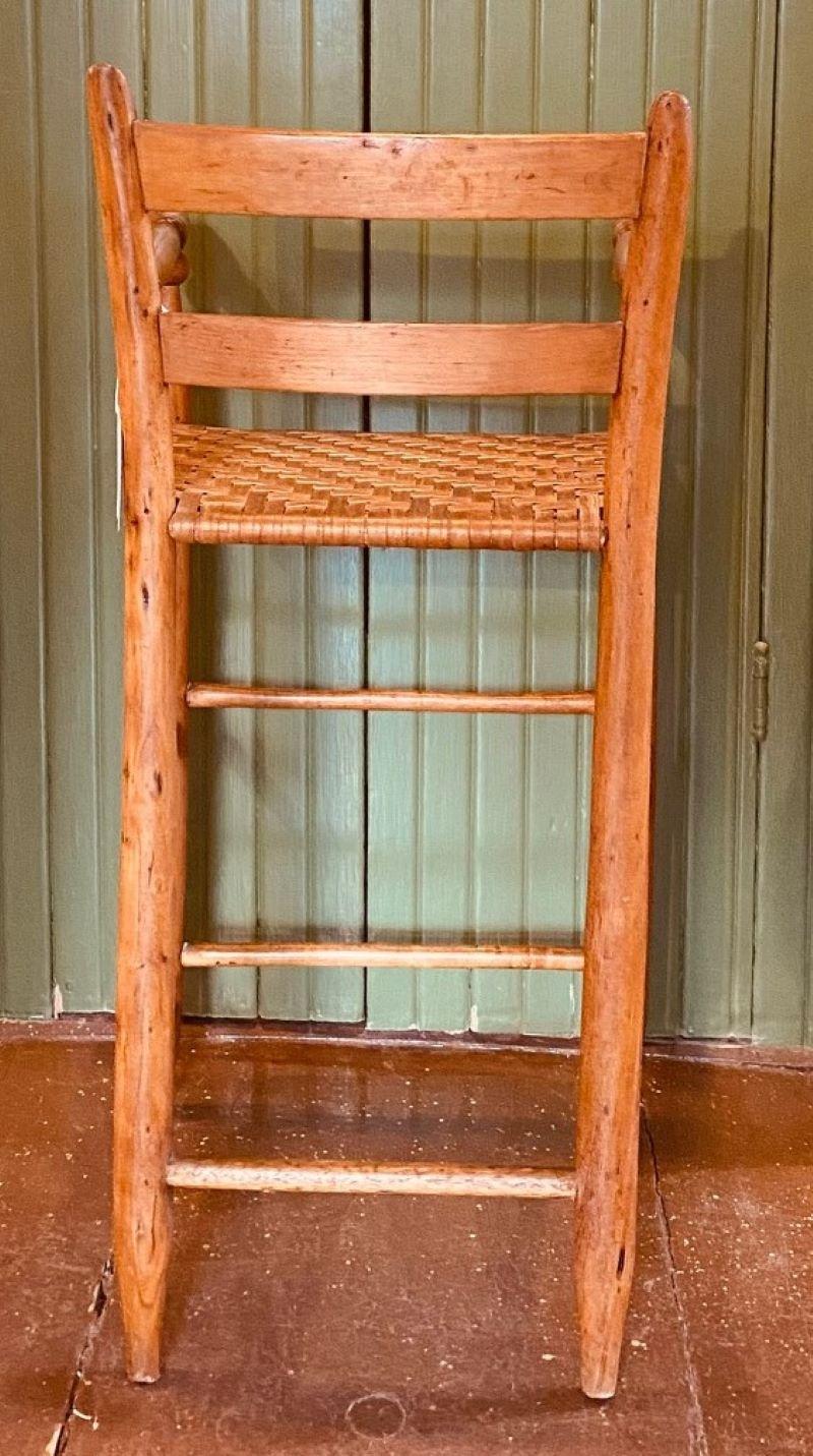 18th Century Child's Thumb Back Windsor High Chair In Good Condition For Sale In Nantucket, MA