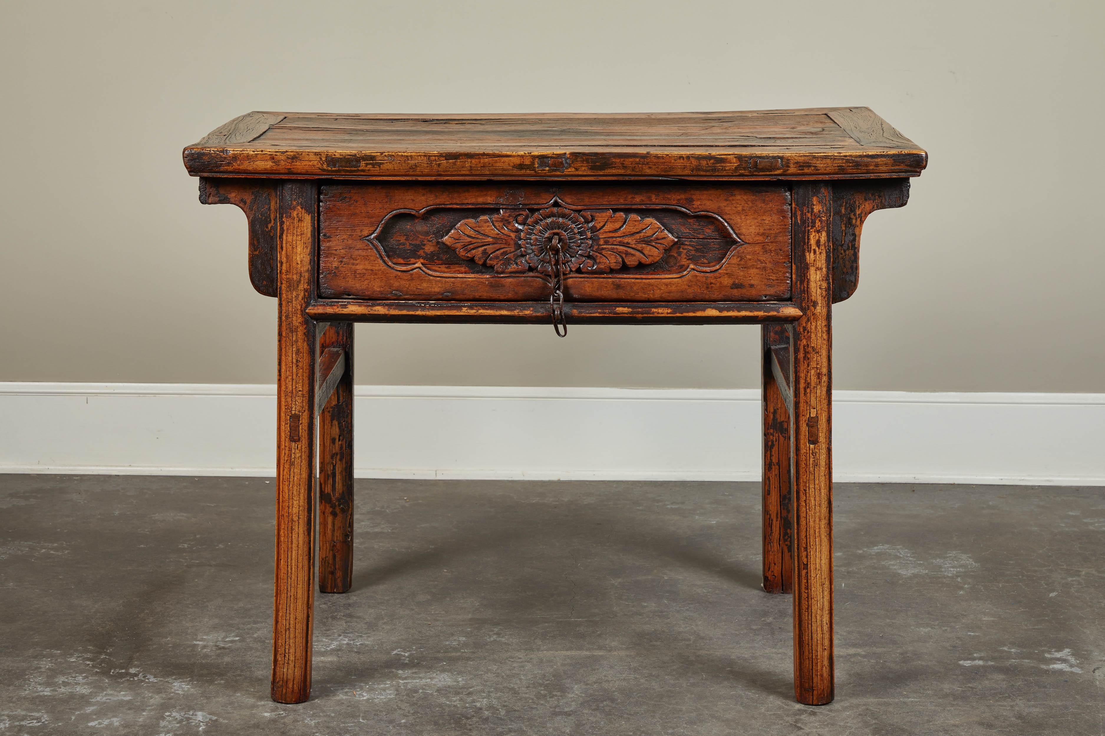 18th Century Chinese Ancient Elm Single Drawer Table For Sale 4