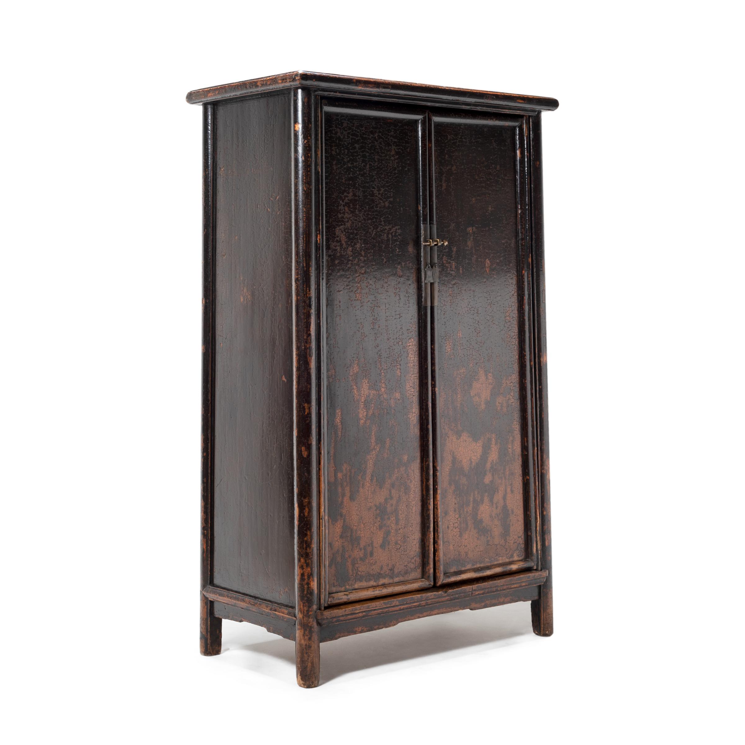 Chinese Crackled Lacquer Tapered Cabinet, c. 1750 In Good Condition For Sale In Chicago, IL