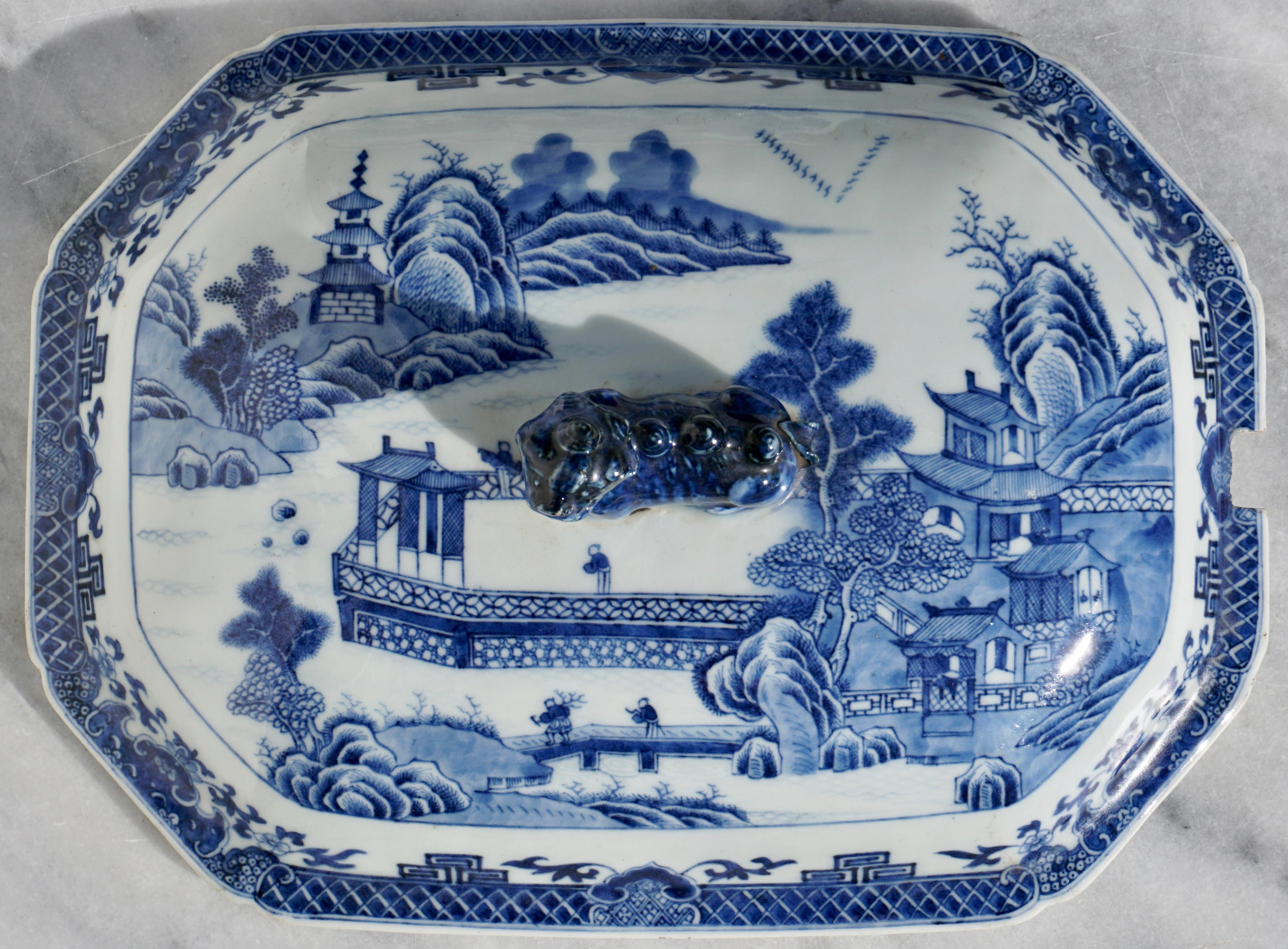 18th Century Chinese Blue and White Chamfered Tureen, Cover and Stand In Good Condition In Dallas, TX