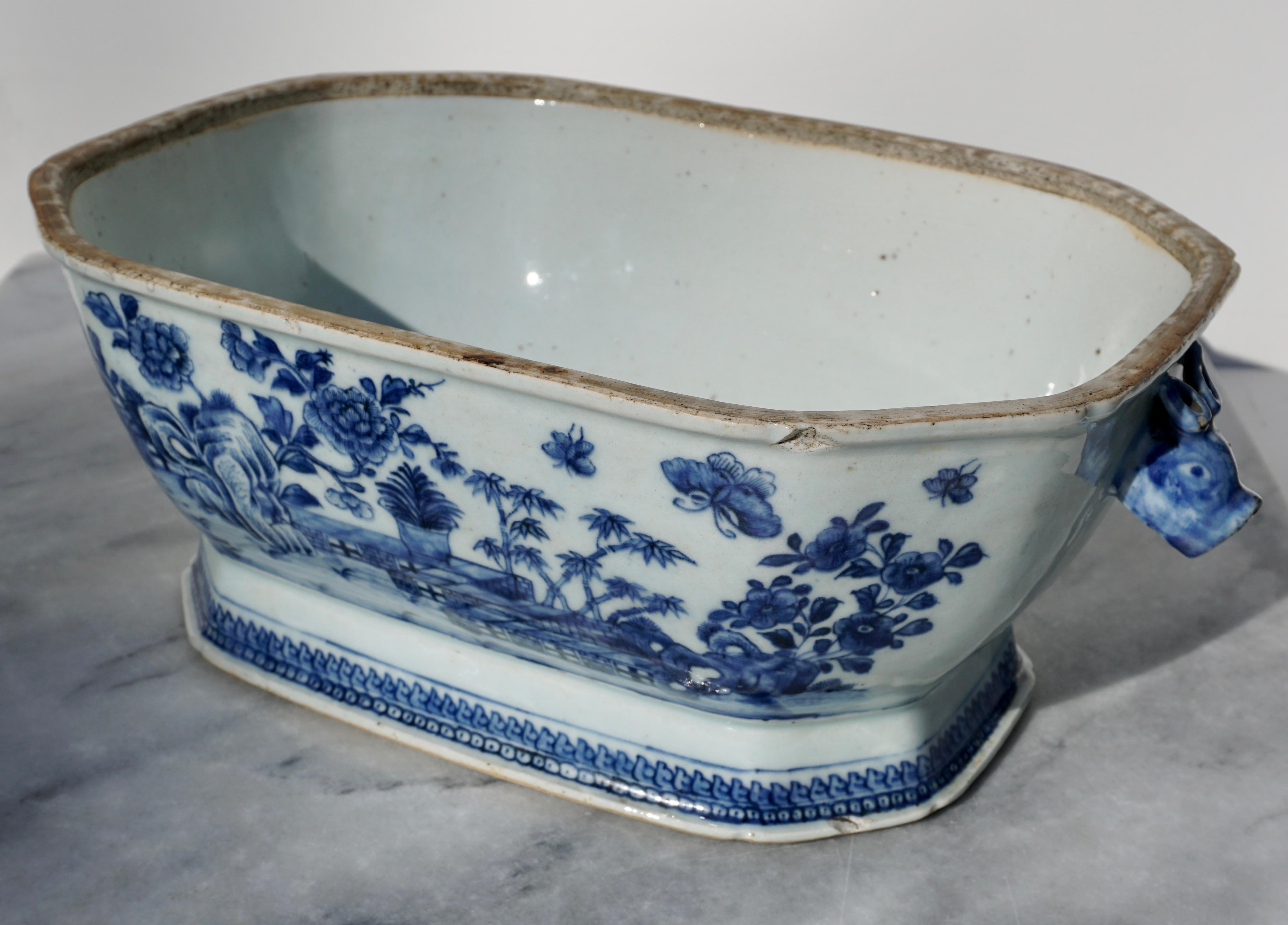 18th Century Chinese Blue and White Chamfered Tureen, Cover and Stand 1