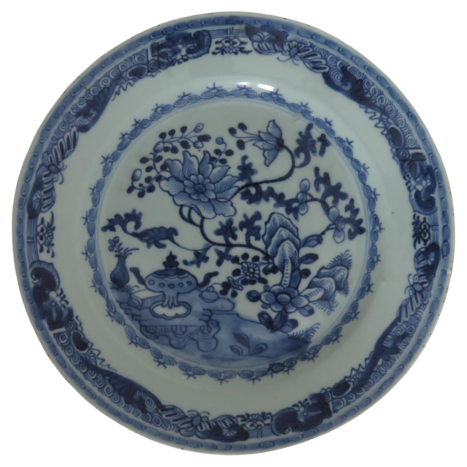 Großer chinesischer blau-weißer Teller aus dem 18. Jahrhundert, Qing Qianlong um 1750