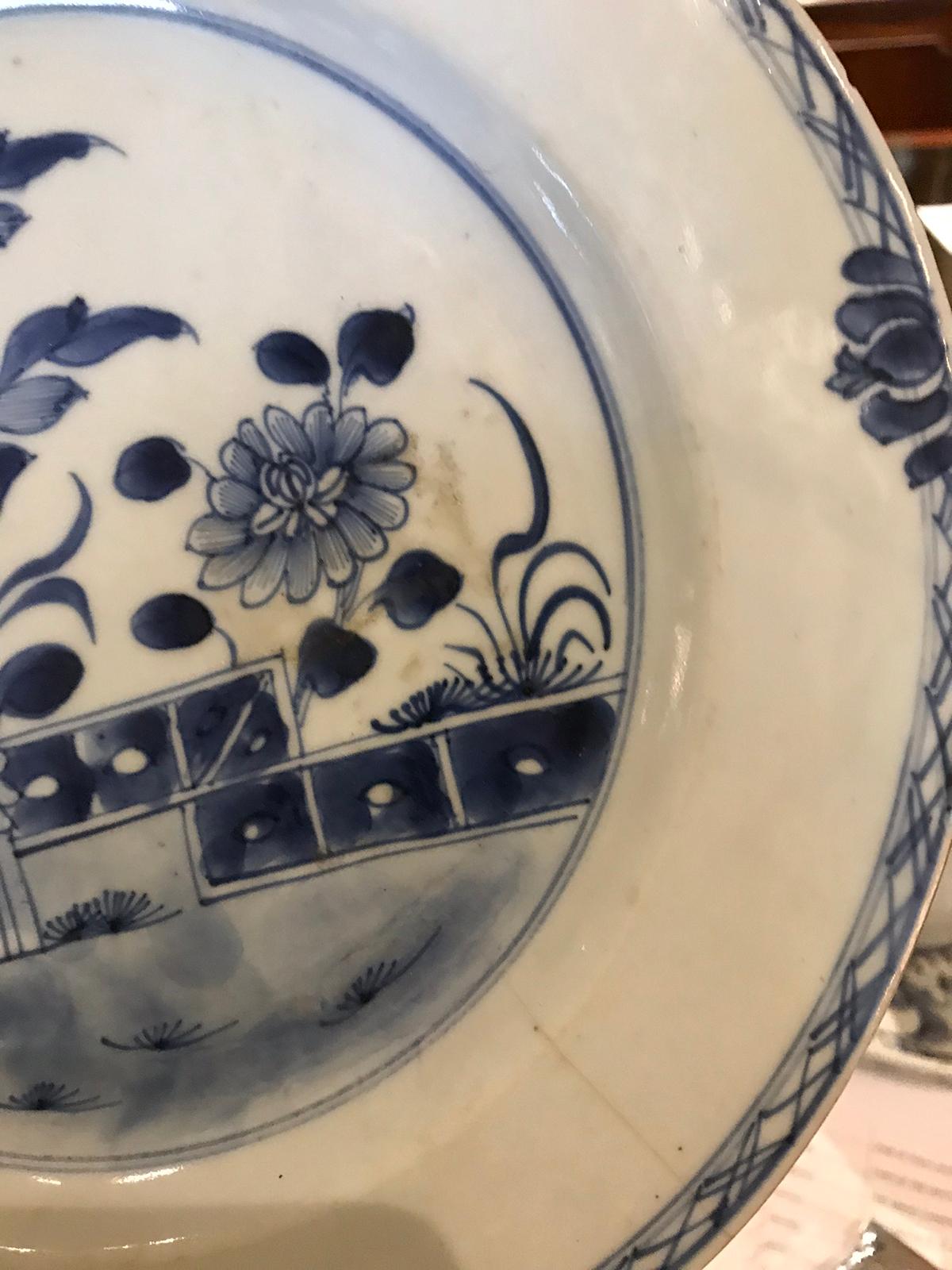 18th Century Chinese Blue and White Porcelain Plate For Sale 1