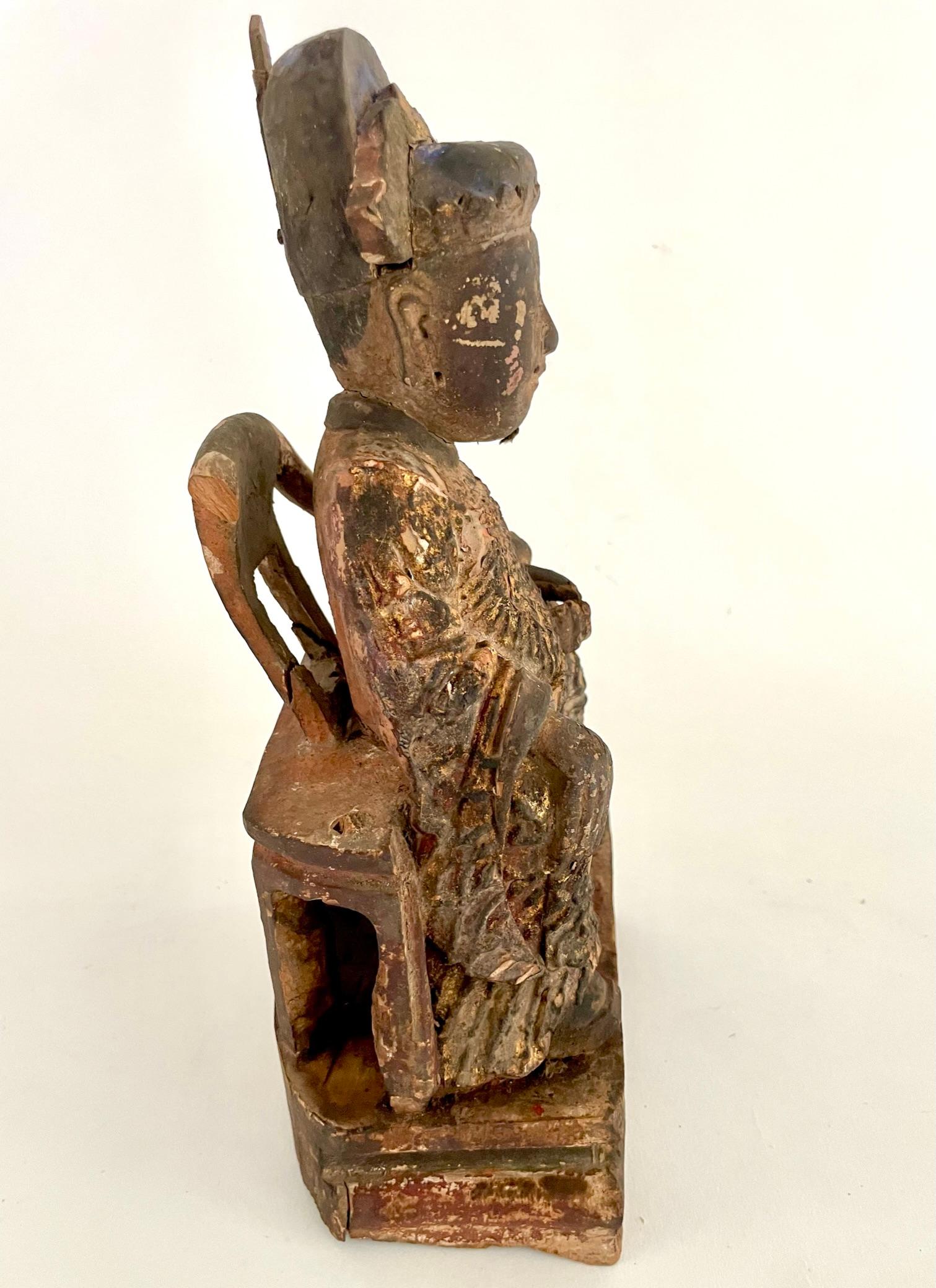 18th Century Chinese Carved Wooden Alter God For Sale 3