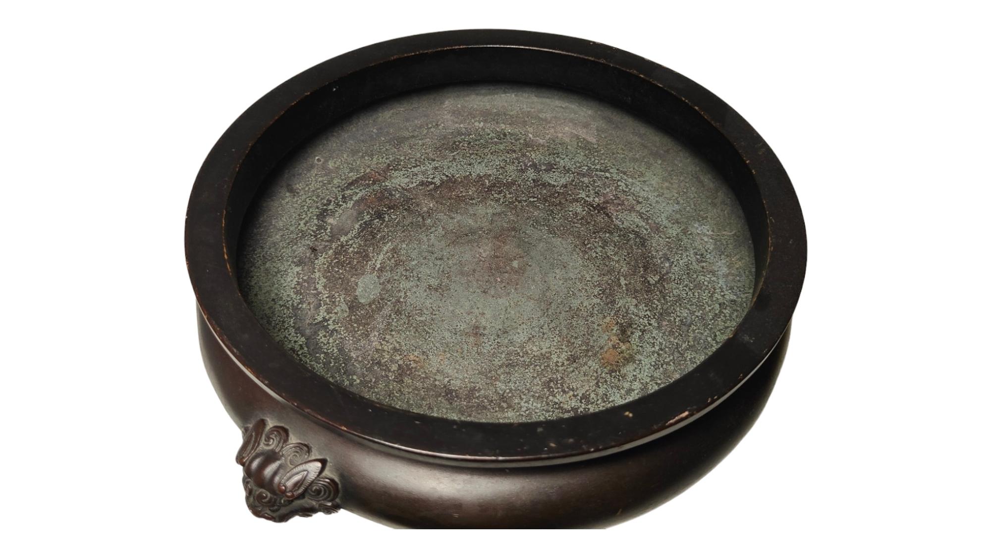 18th Century Chinese Censer For Sale 2