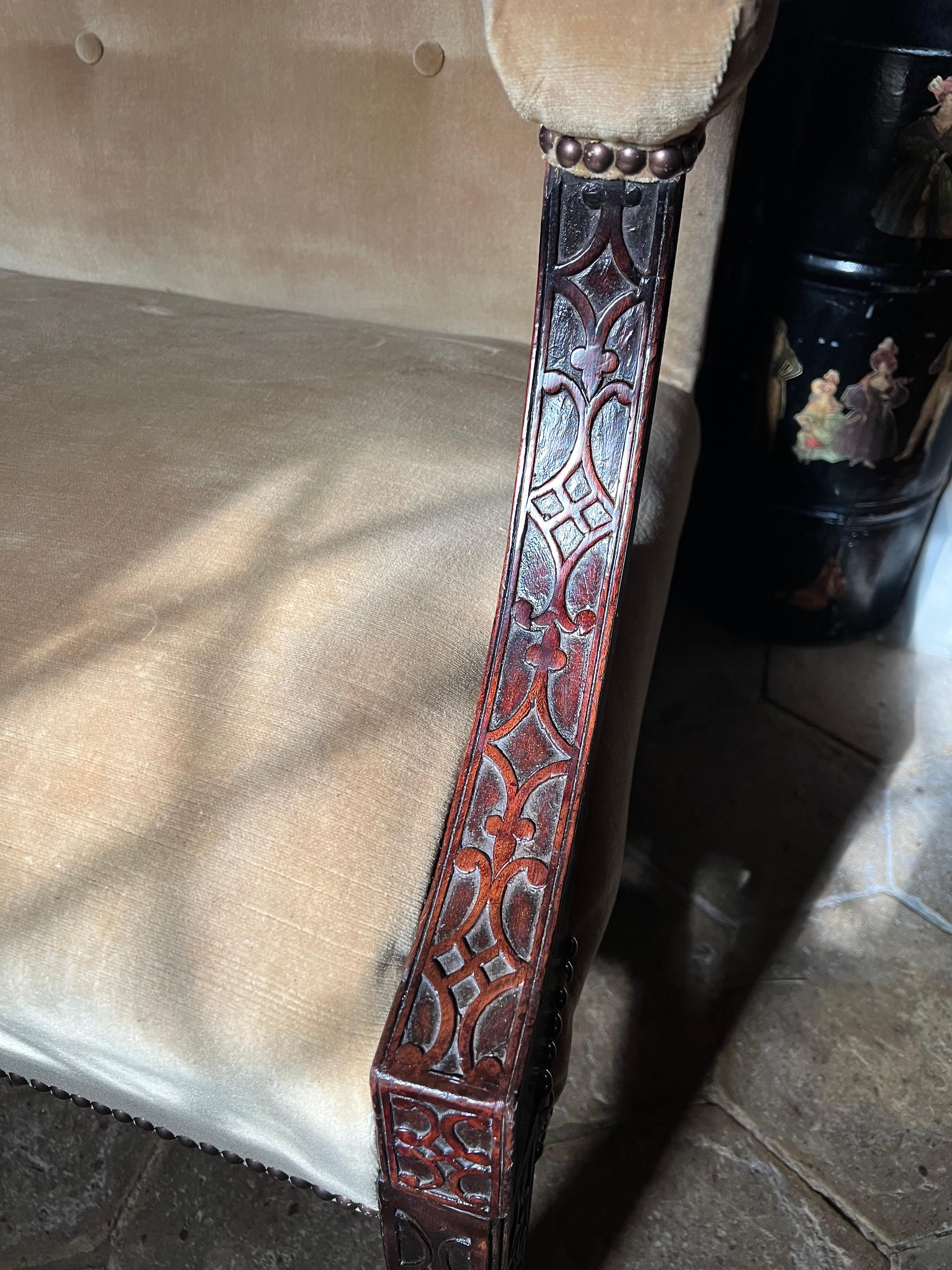 Fauteuil de bibliothèque chinois en acajou du 18ème siècle de style Chippendale de Gainsborough en vente 2