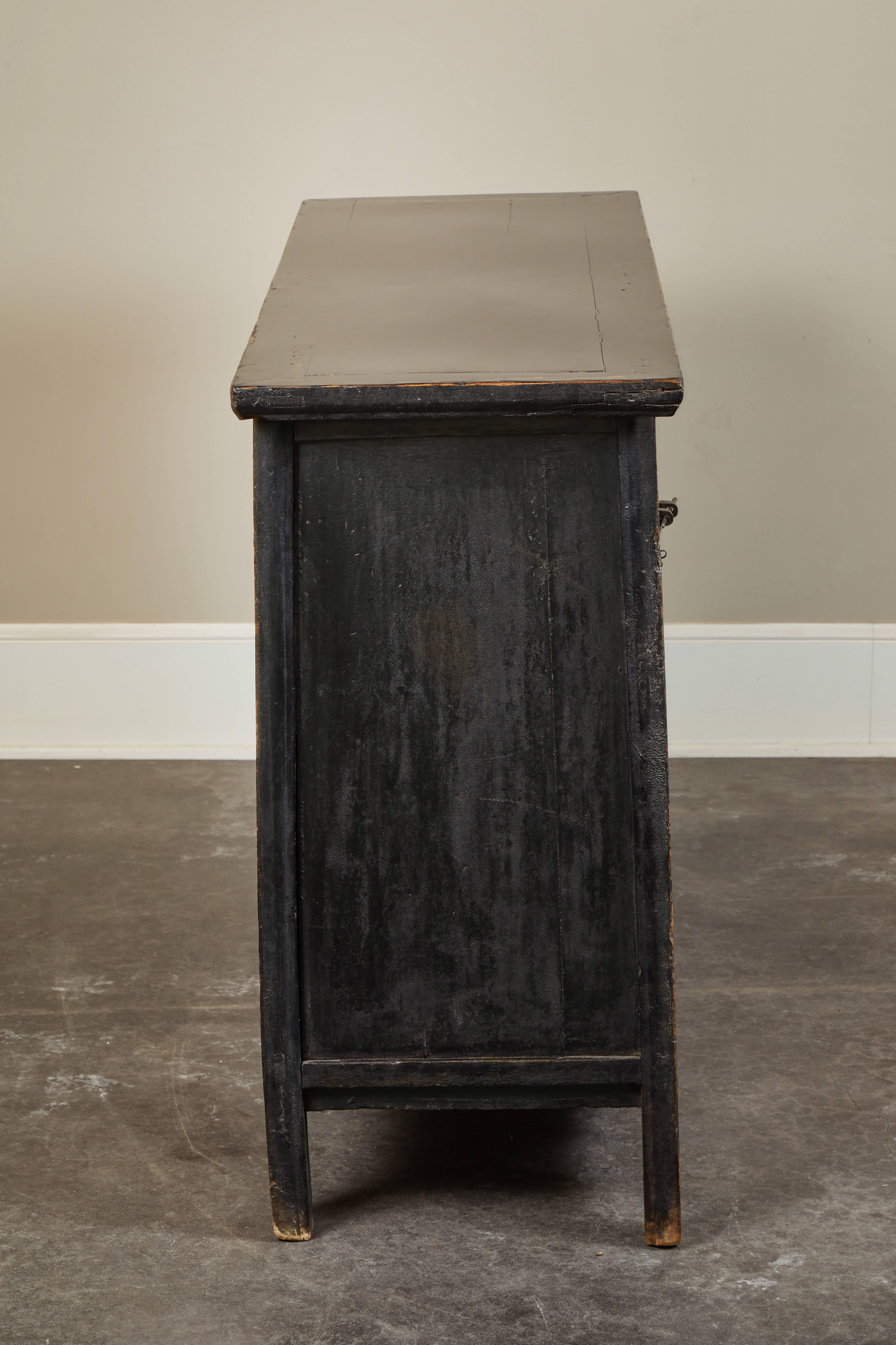18th Century Chinese Elm Four-Door Side Cabinet For Sale 3