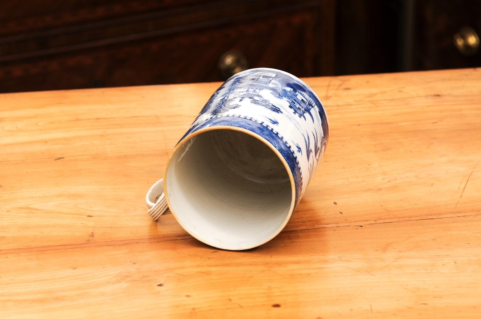18th Century Chinese Export Blue and White Mug with Handle For Sale 6