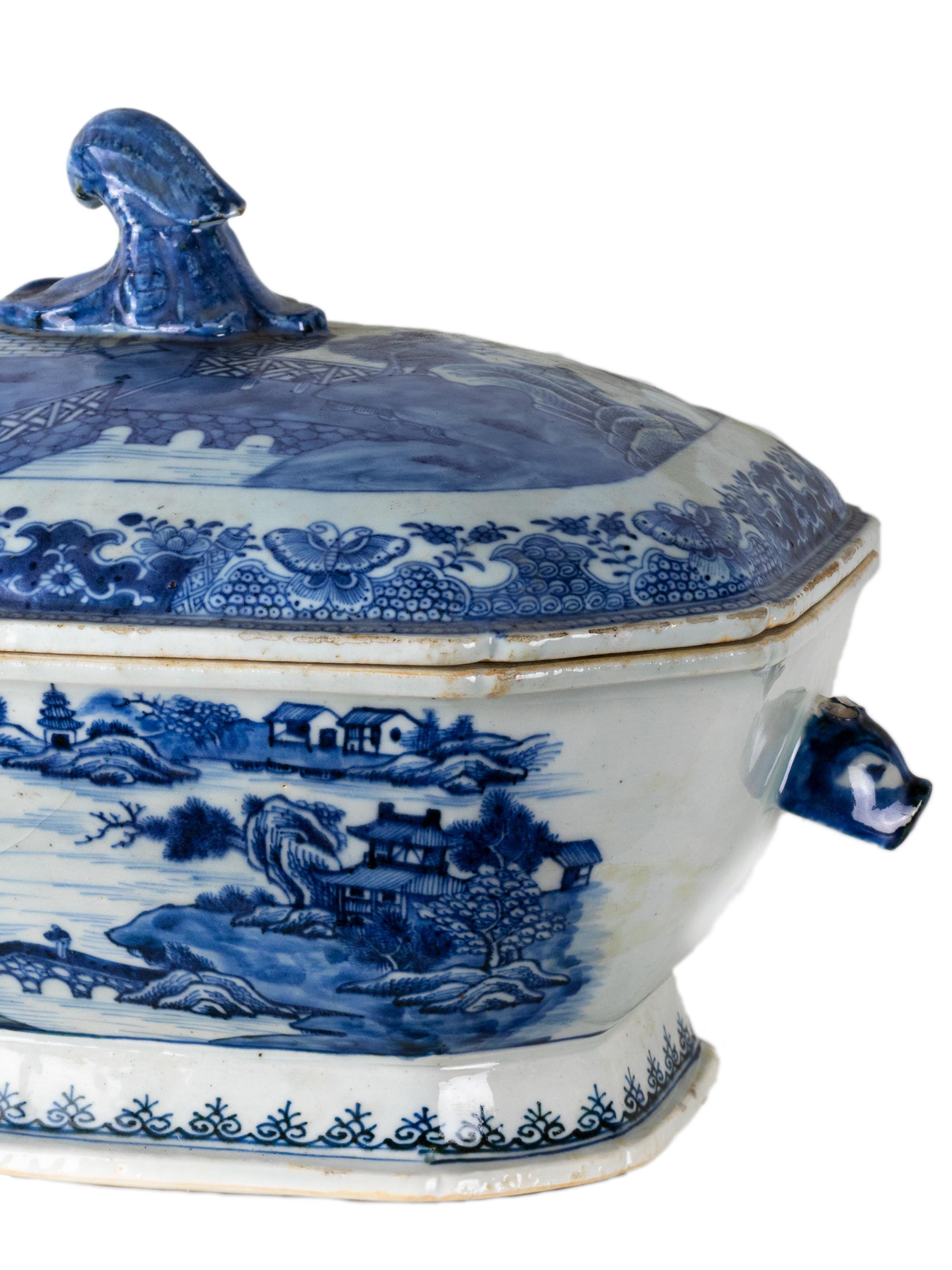 Porcelain 18th Century Chinese Export Blue And White Tureen and Conver For Sale